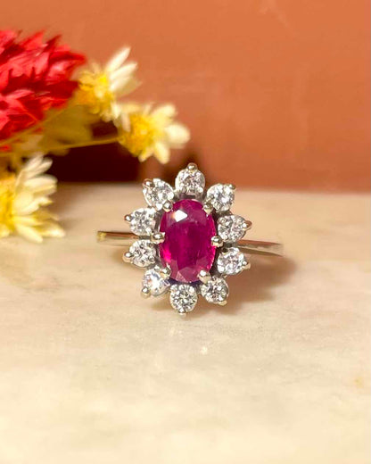 &quot;Eloïse&quot; Anillo con margaritas de diamantes y rubíes de 1,20 quilates