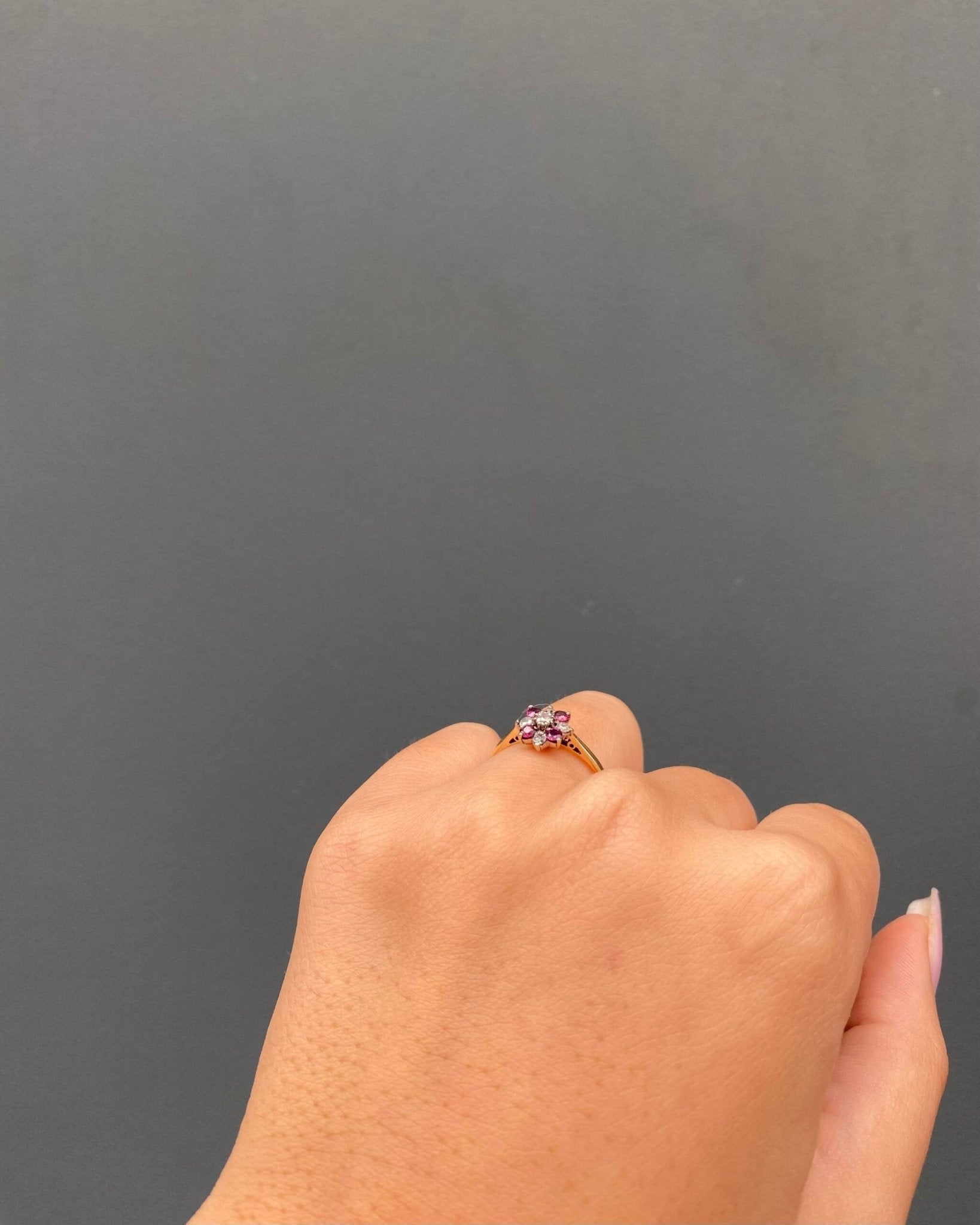 Bague Marguerite Rubis &amp; Diamants &quot;Adrianna&quot; - Elliade Paris