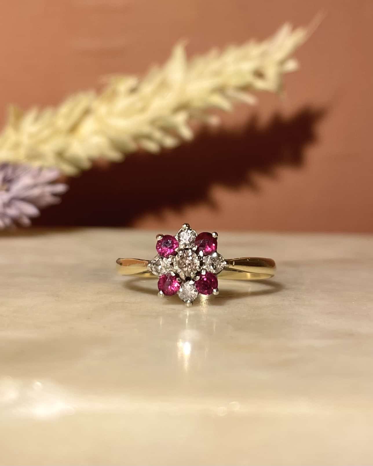 Bague Marguerite Rubis &amp; Diamants "Adrianna" - Elliade Paris