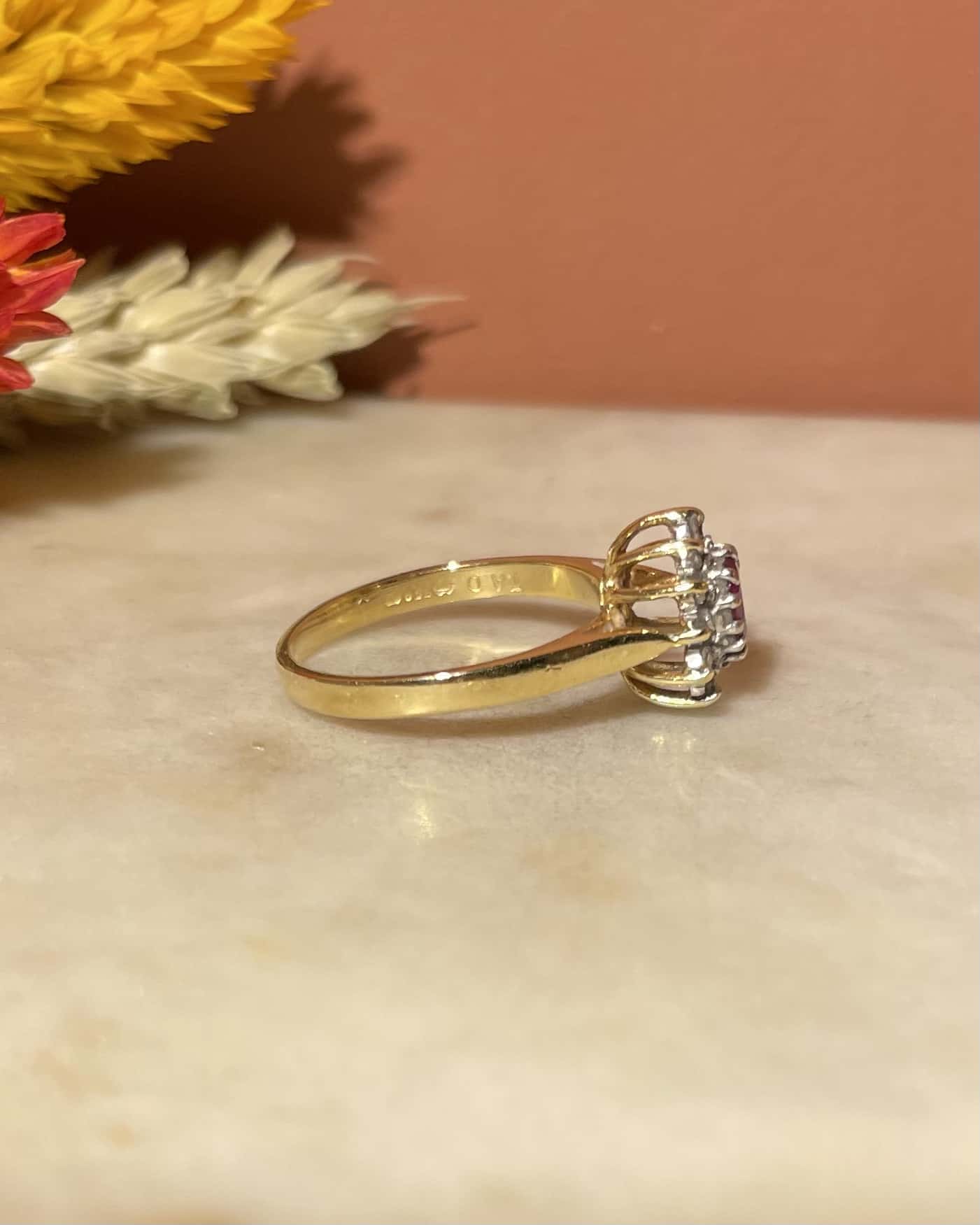 Bague Marguerite Rubis &amp; Diamants "Aristée" - Elliade Paris