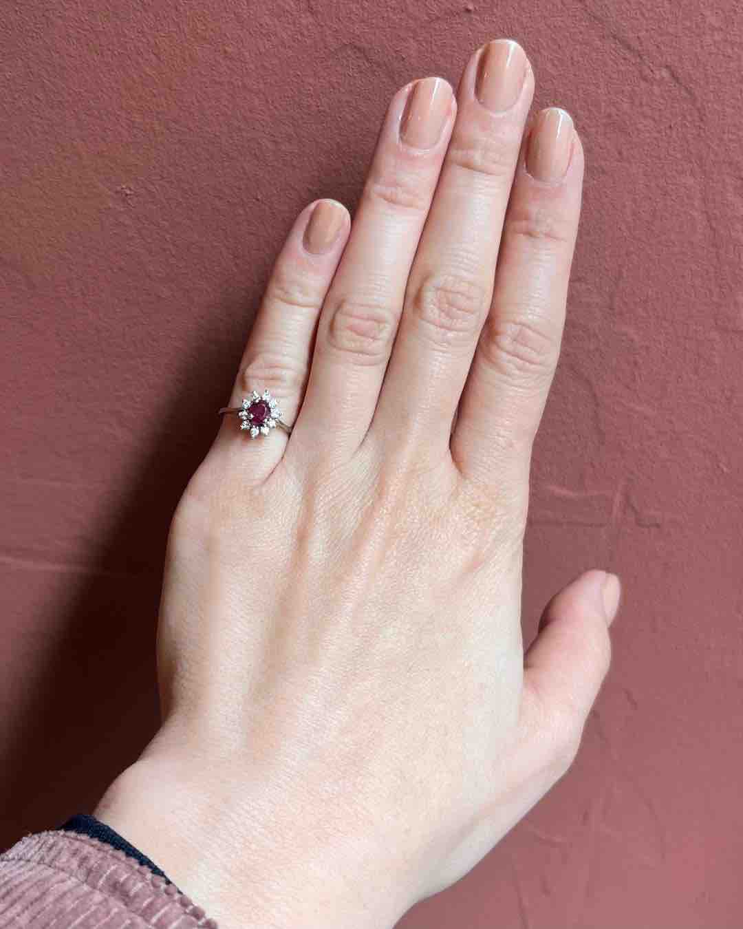 Bague Marguerite Rubis &amp; Diamants "Cassis" - Elliade Paris