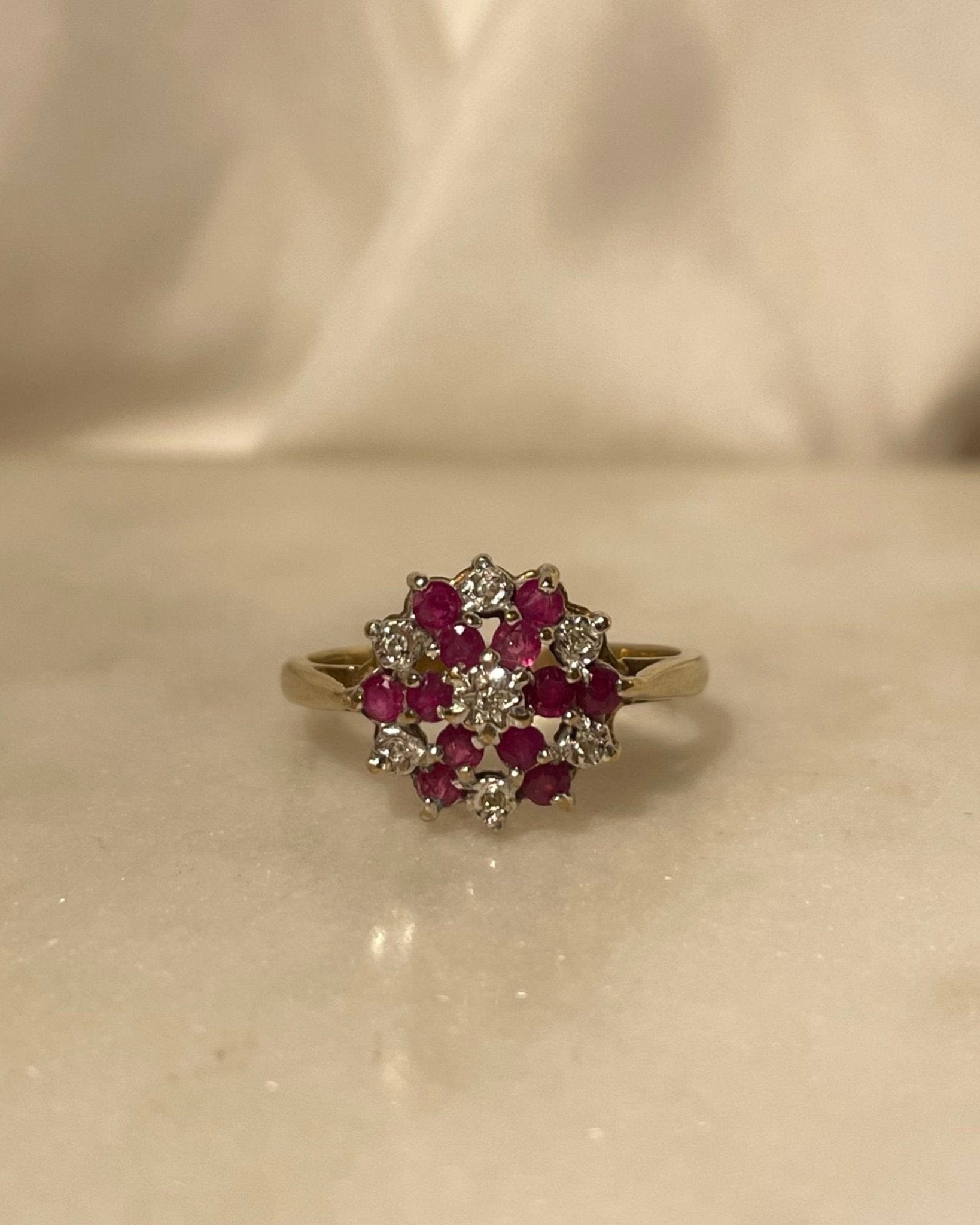Bague Marguerite Rubis &amp; Diamants "Christelle" - Elliade Paris