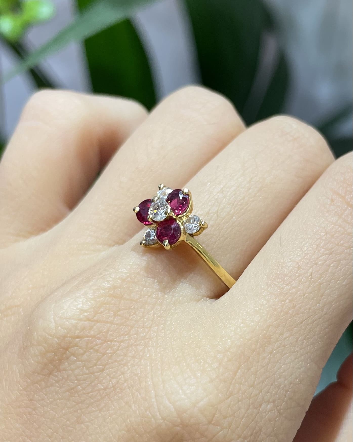 Bague Marguerite Rubis &amp; Diamants &quot;Cressida&quot; - Elliade Paris