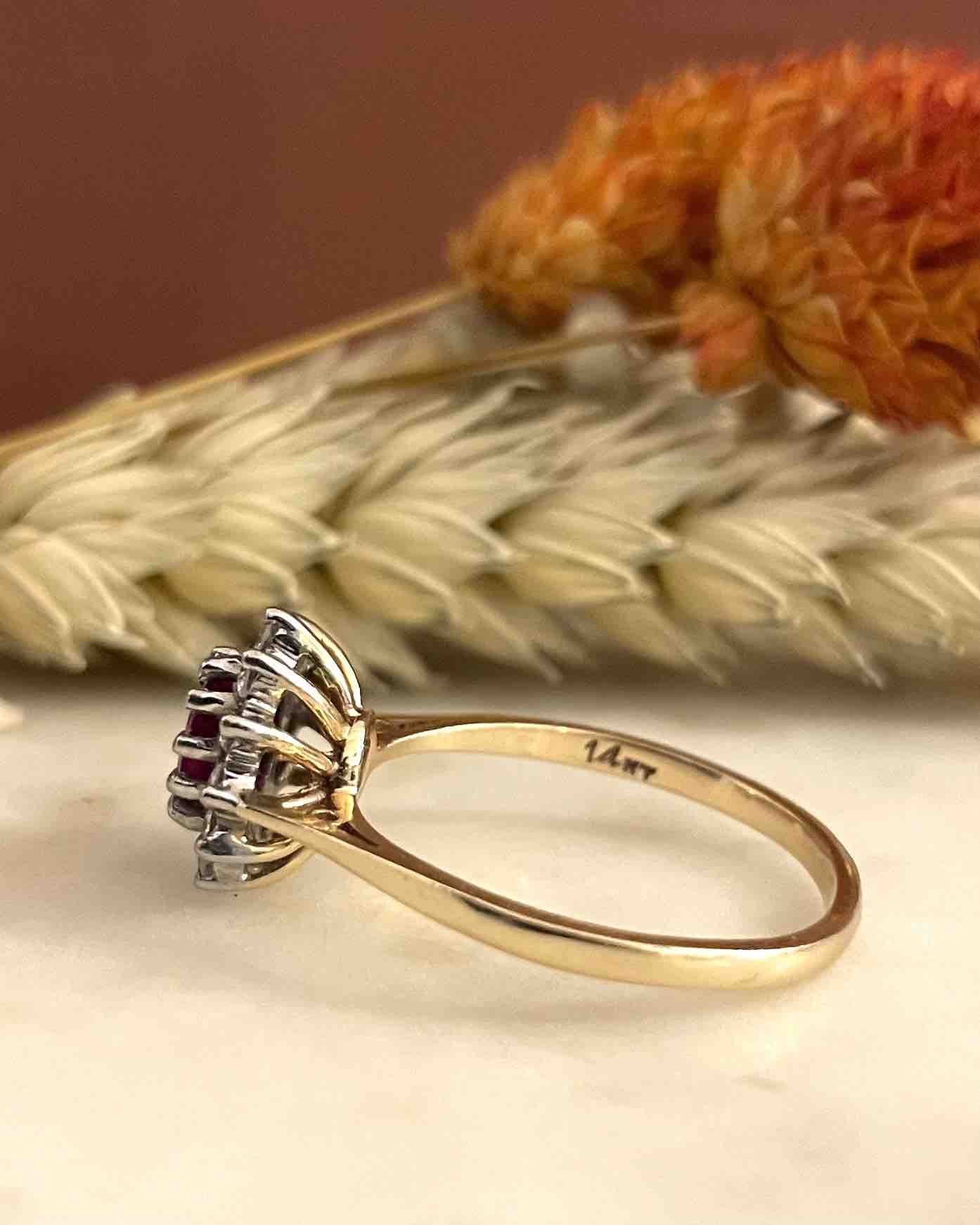 Bague Marguerite Rubis &amp; Diamants "Eleanor" - Elliade Paris