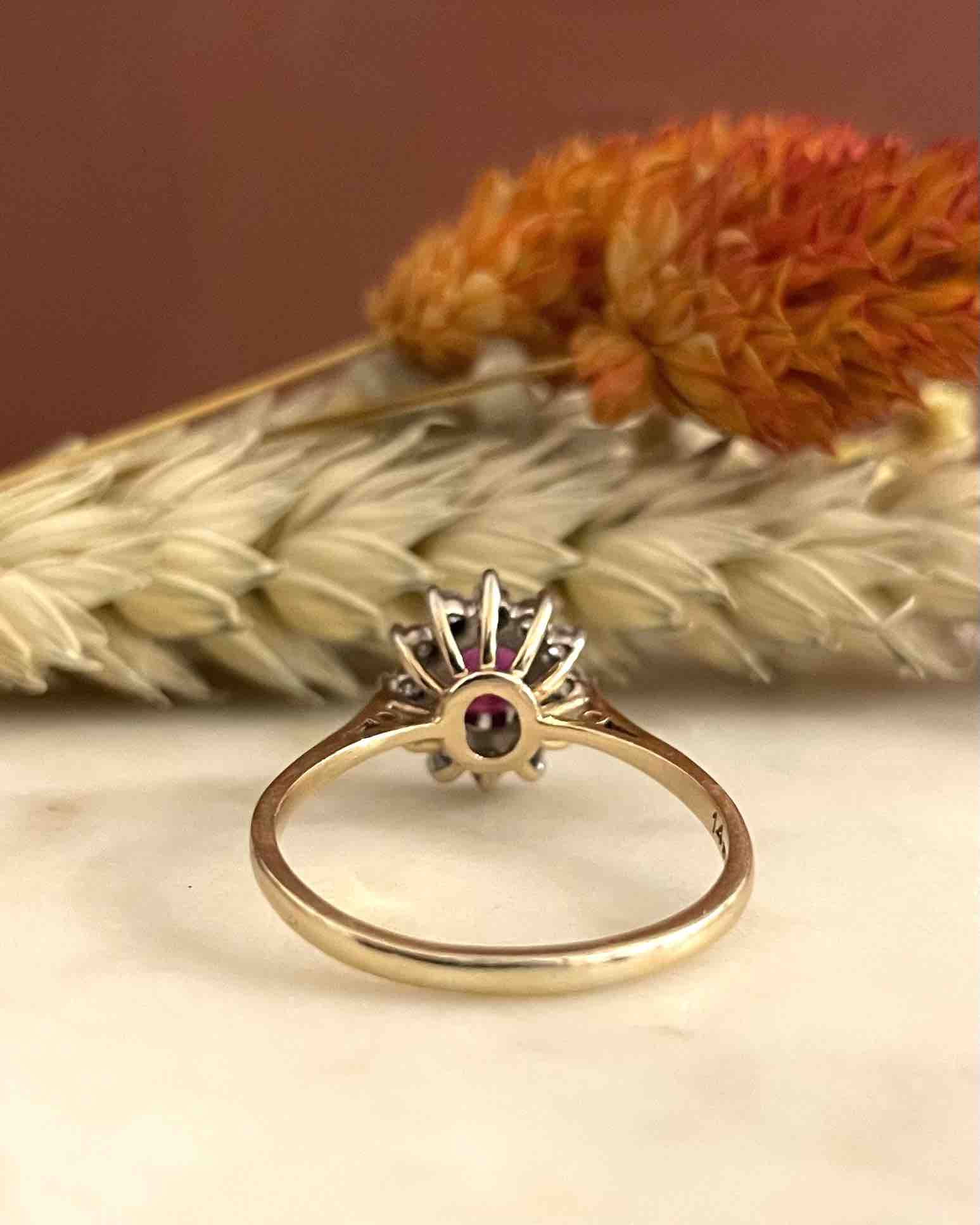 Bague Marguerite Rubis &amp; Diamants &quot;Eleanor&quot; - Elliade Paris