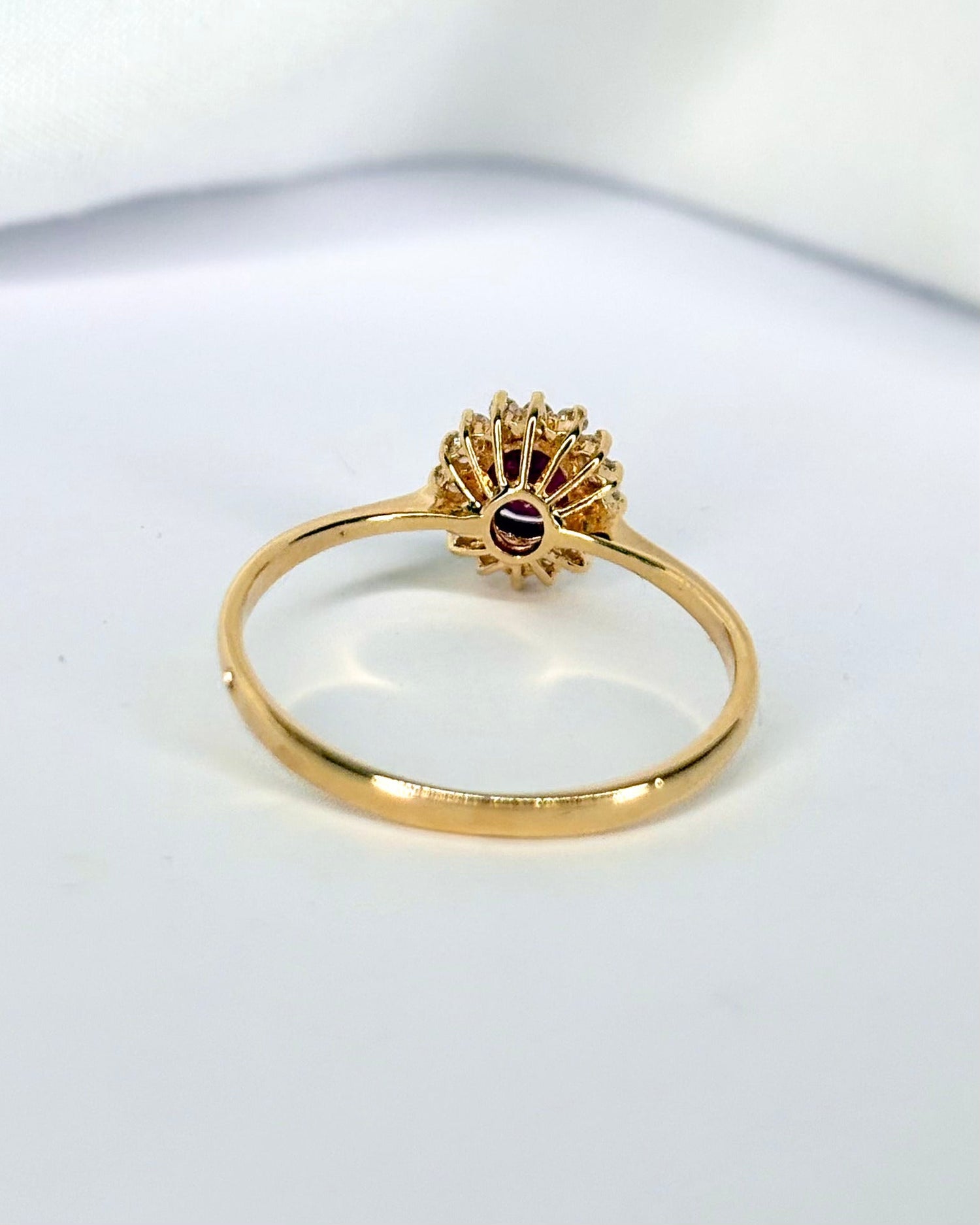 Bague Marguerite Rubis &amp; Diamants "Esmée" - Elliade Paris