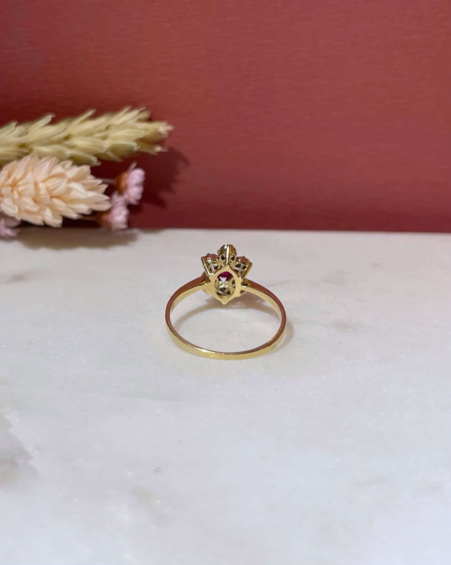 Bague Marguerite Rubis &amp; Diamants "Gloria" - Elliade Paris
