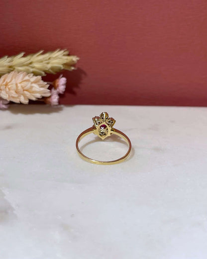 Bague Marguerite Rubis &amp; Diamants &quot;Gloria&quot; - Elliade Paris