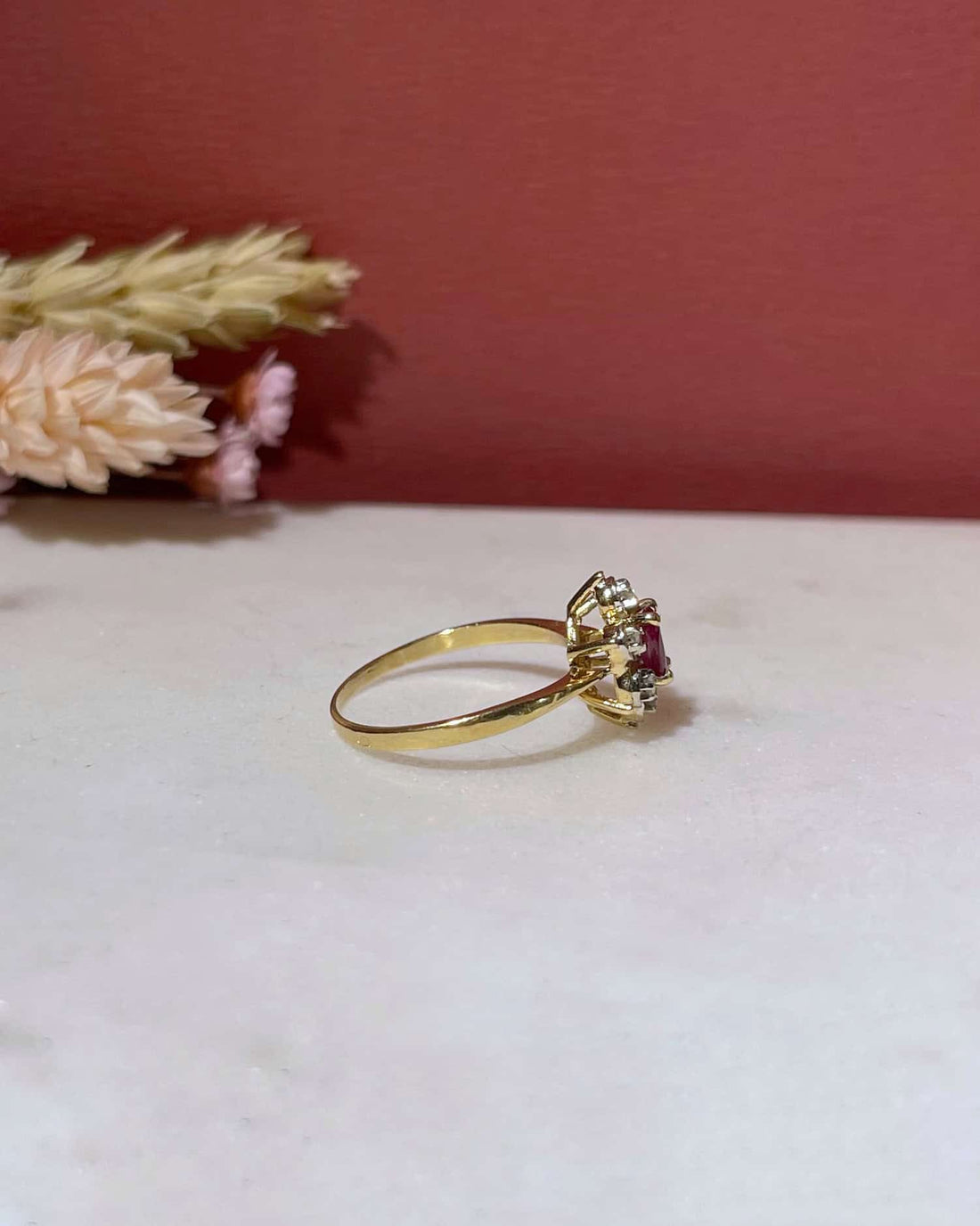 Bague Marguerite Rubis &amp; Diamants &quot;Gloria&quot; - Elliade Paris