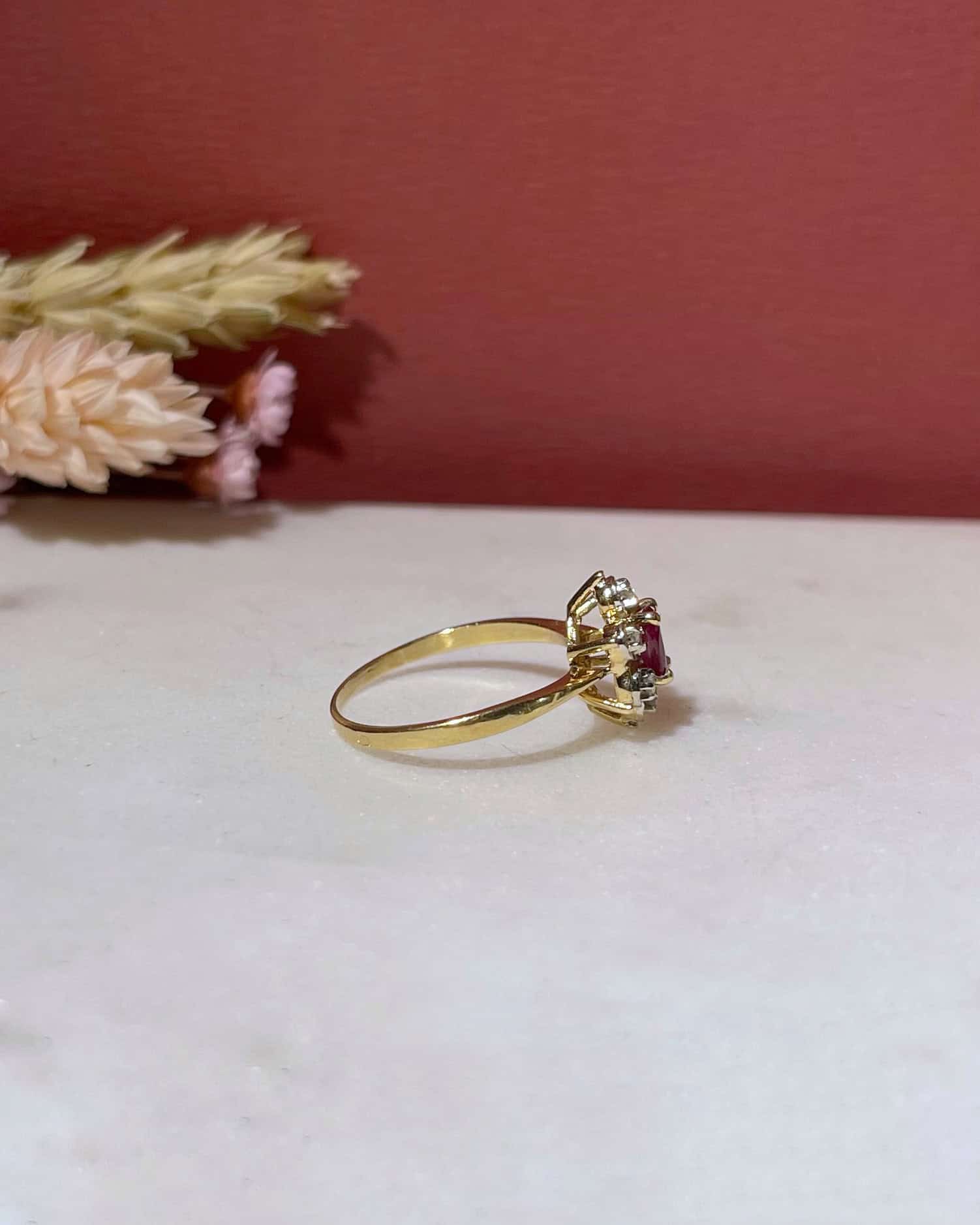 Bague Marguerite Rubis &amp; Diamants "Gloria" - Elliade Paris