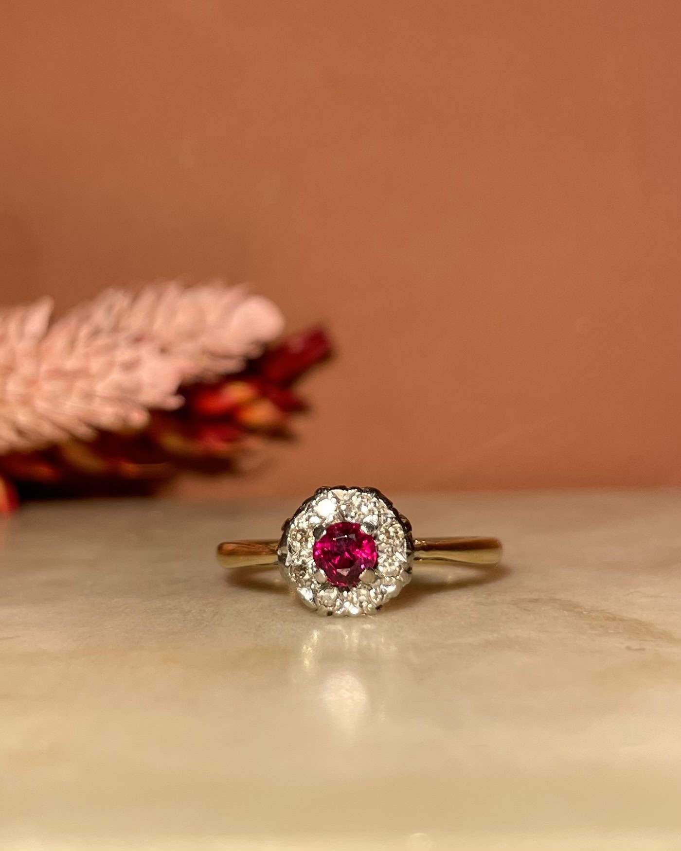 Bague Marguerite Rubis &amp; Diamants "Hanah" - Elliade Paris
