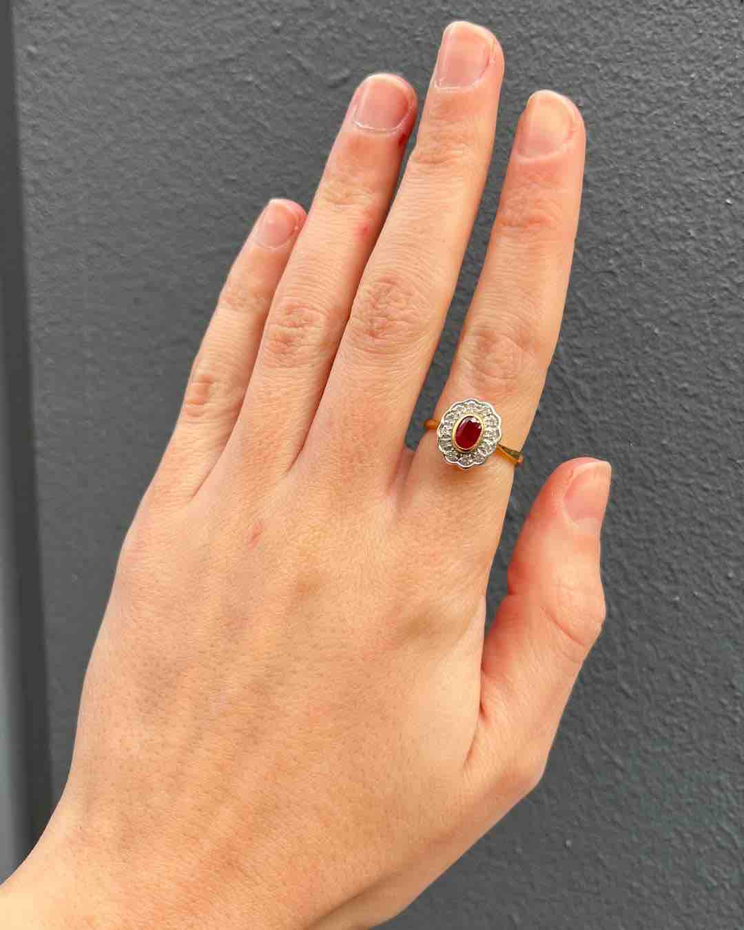 Bague Marguerite Rubis &amp; Diamants "Helora" - Elliade Paris