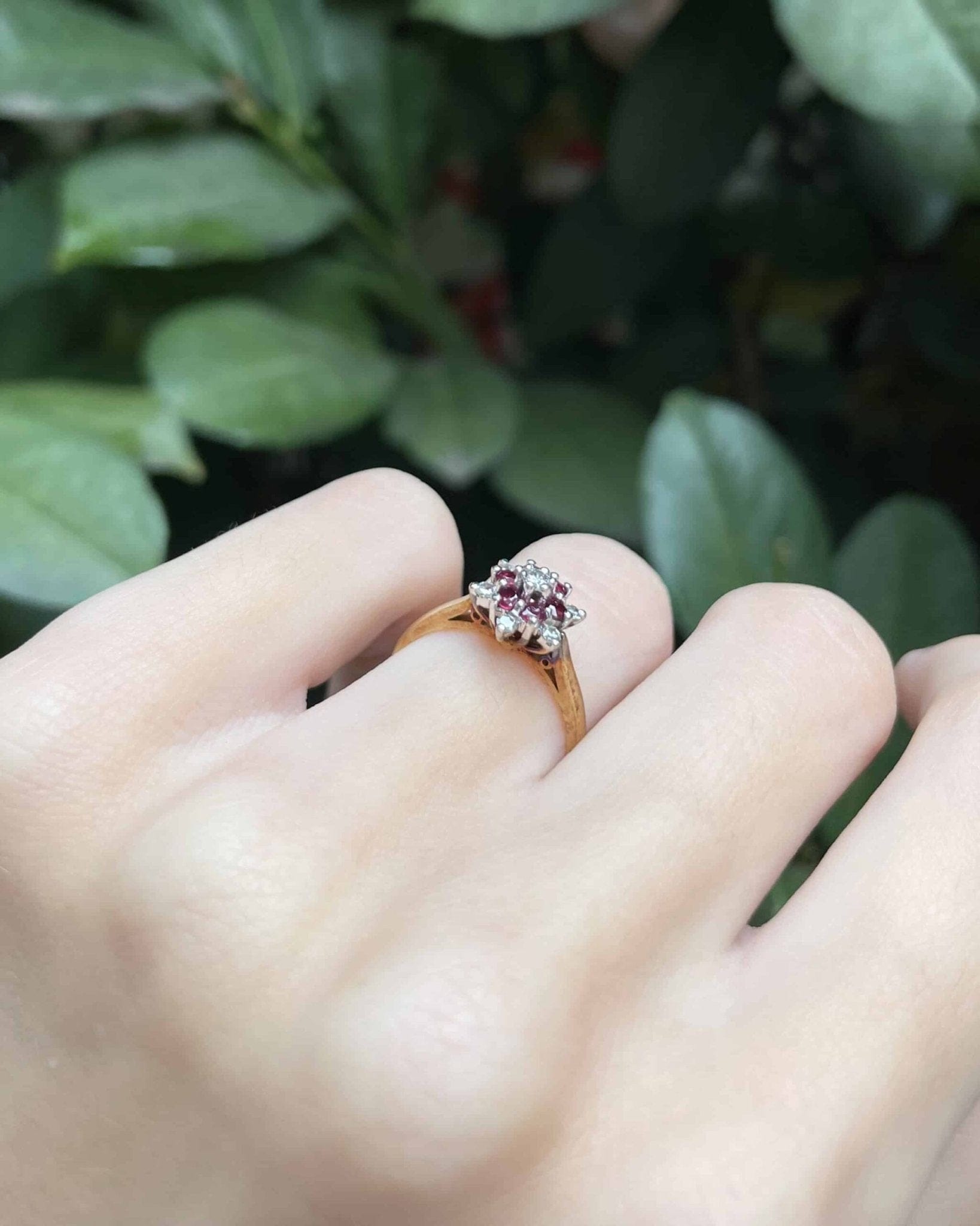 Bague Marguerite Rubis &amp; Diamants "Imaé" - Elliade Paris