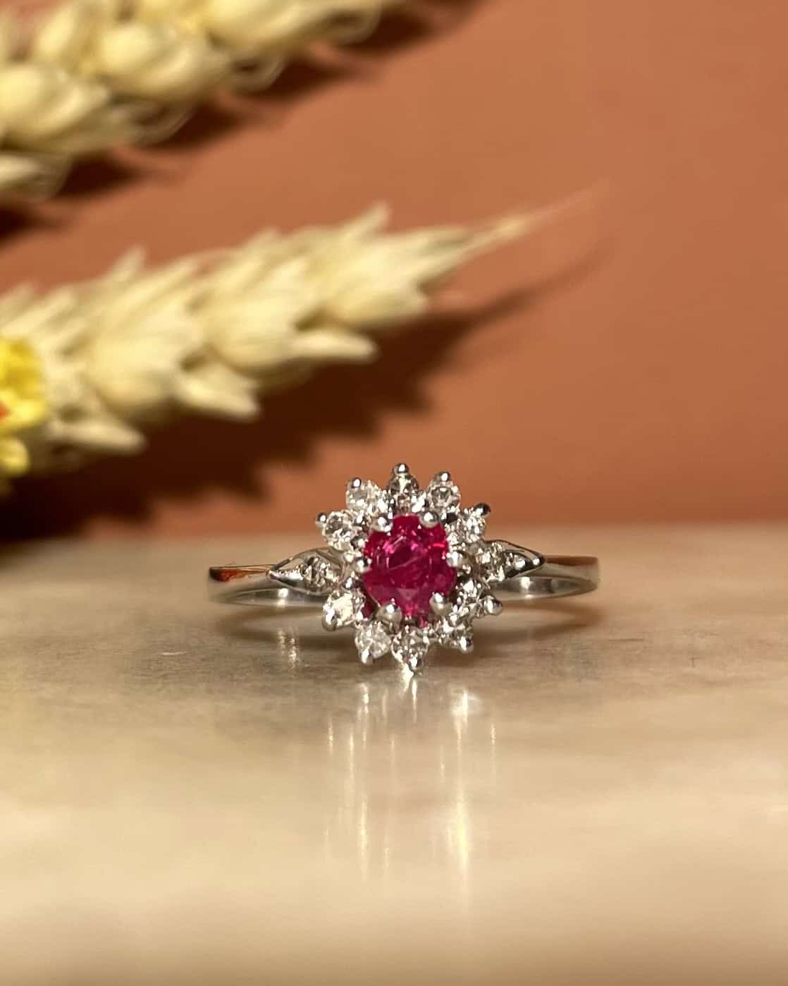 Bague Marguerite Rubis &amp; Diamants "Josiane" - Elliade Paris