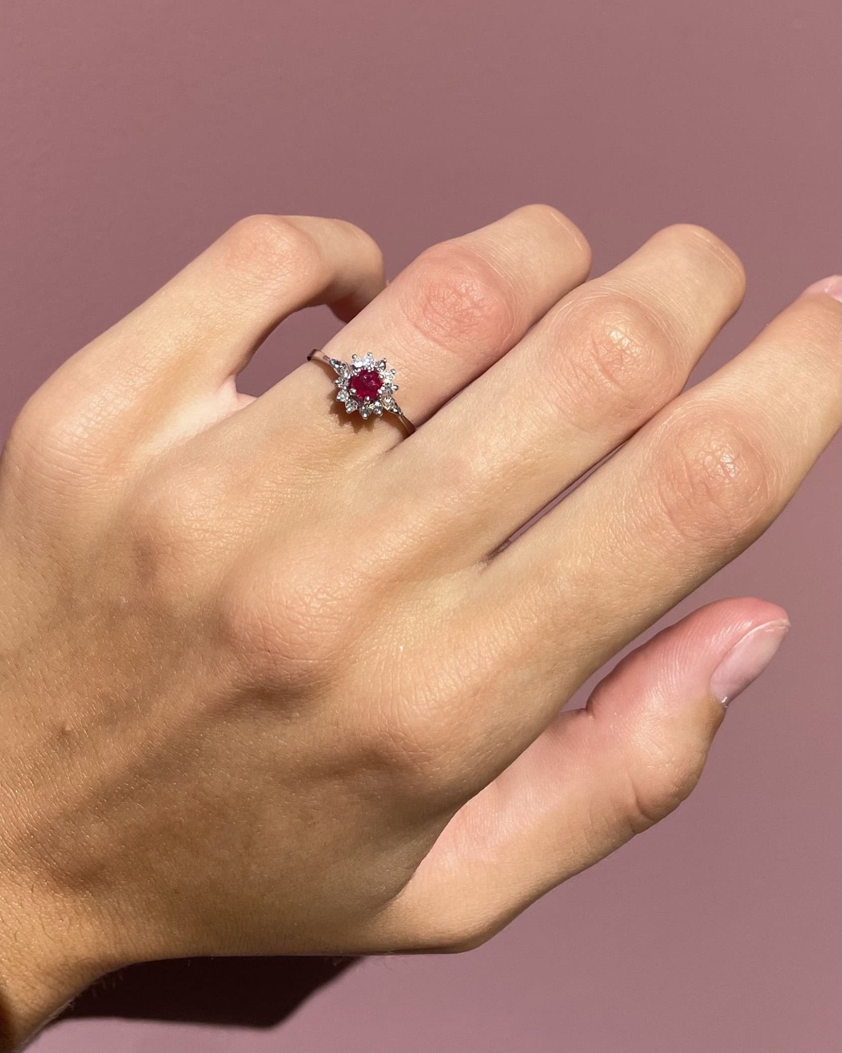 Bague Marguerite Rubis &amp; Diamants "Josiane" - Elliade Paris