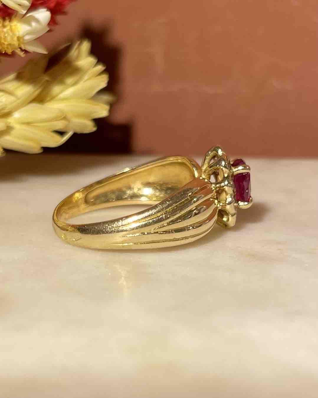 Bague Marguerite Rubis &amp; Diamants "Laureen" - Elliade Paris