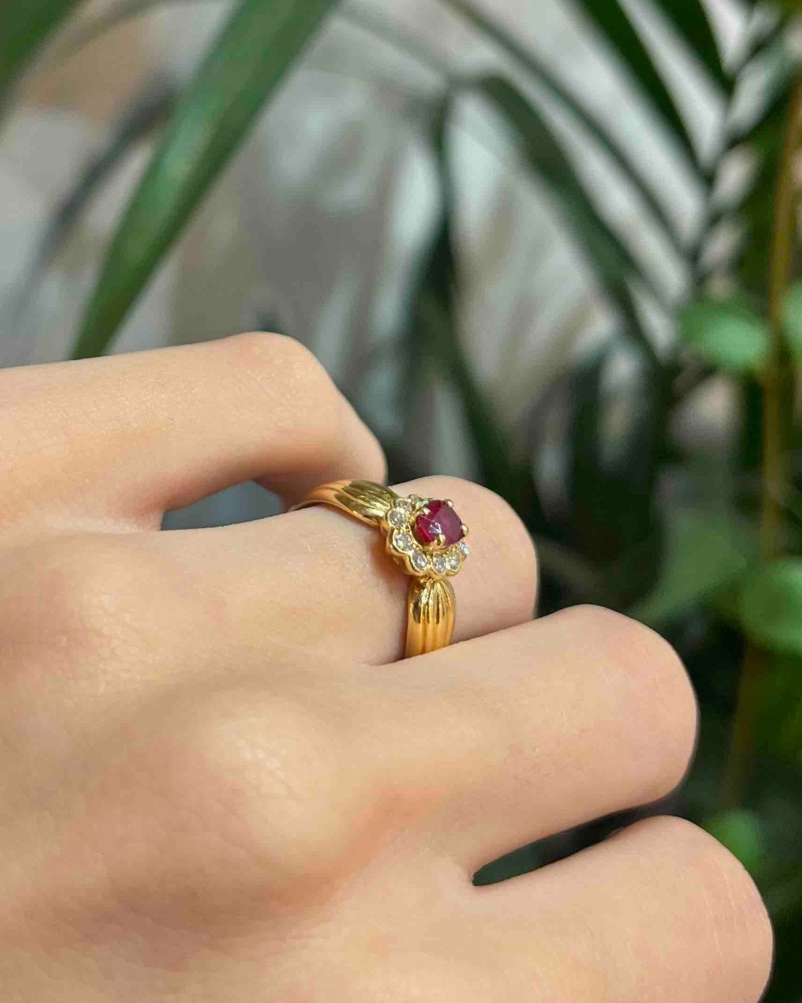 Bague Marguerite Rubis &amp; Diamants "Laureen" - Elliade Paris