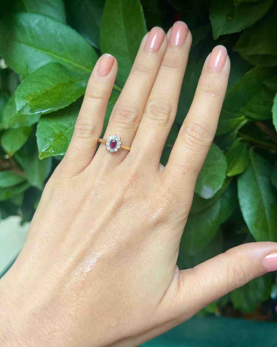 Bague Marguerite Rubis &amp; Diamants "Laurence" - Elliade Paris