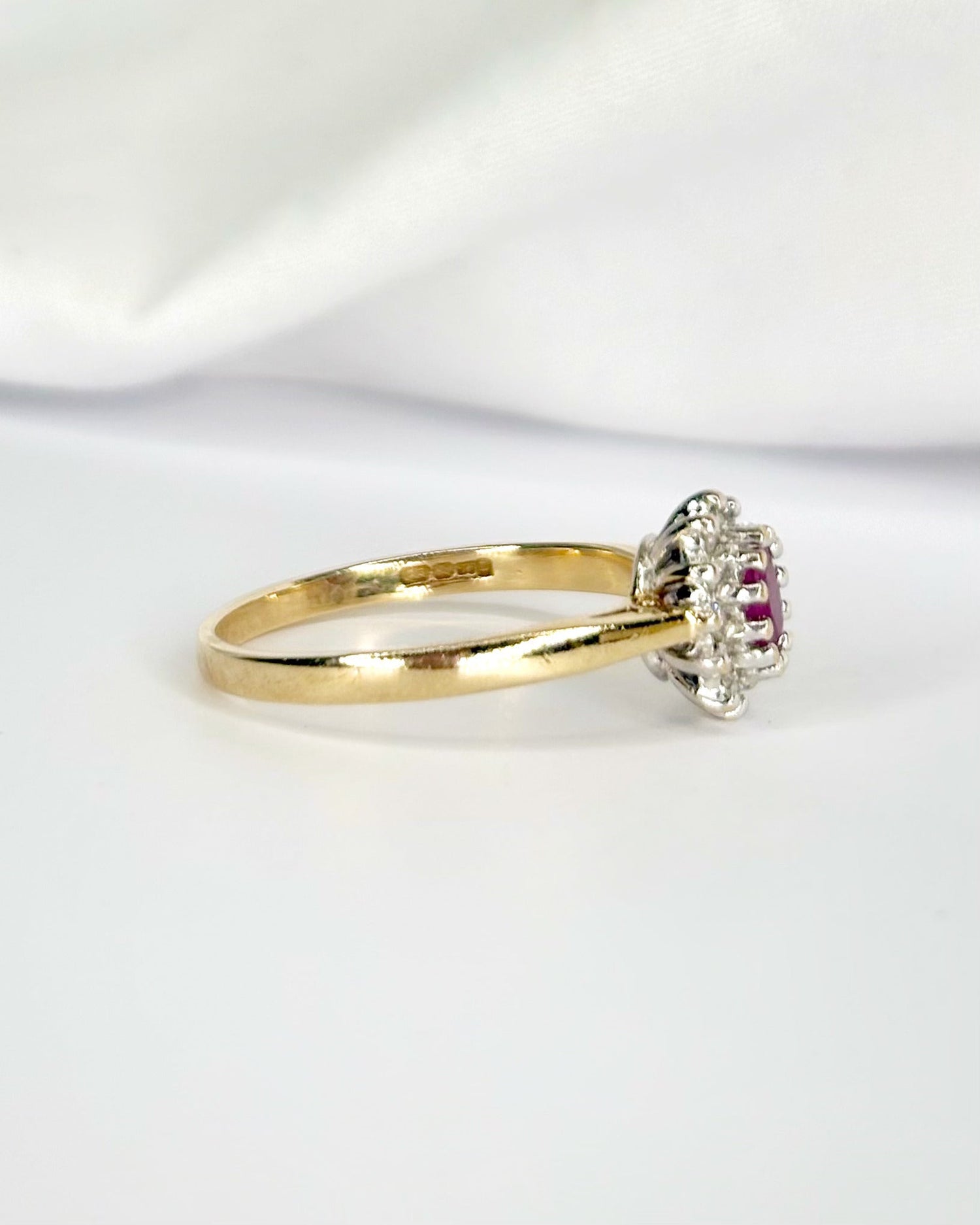 Bague Marguerite Rubis &amp; Diamants "Liane" - Elliade Paris