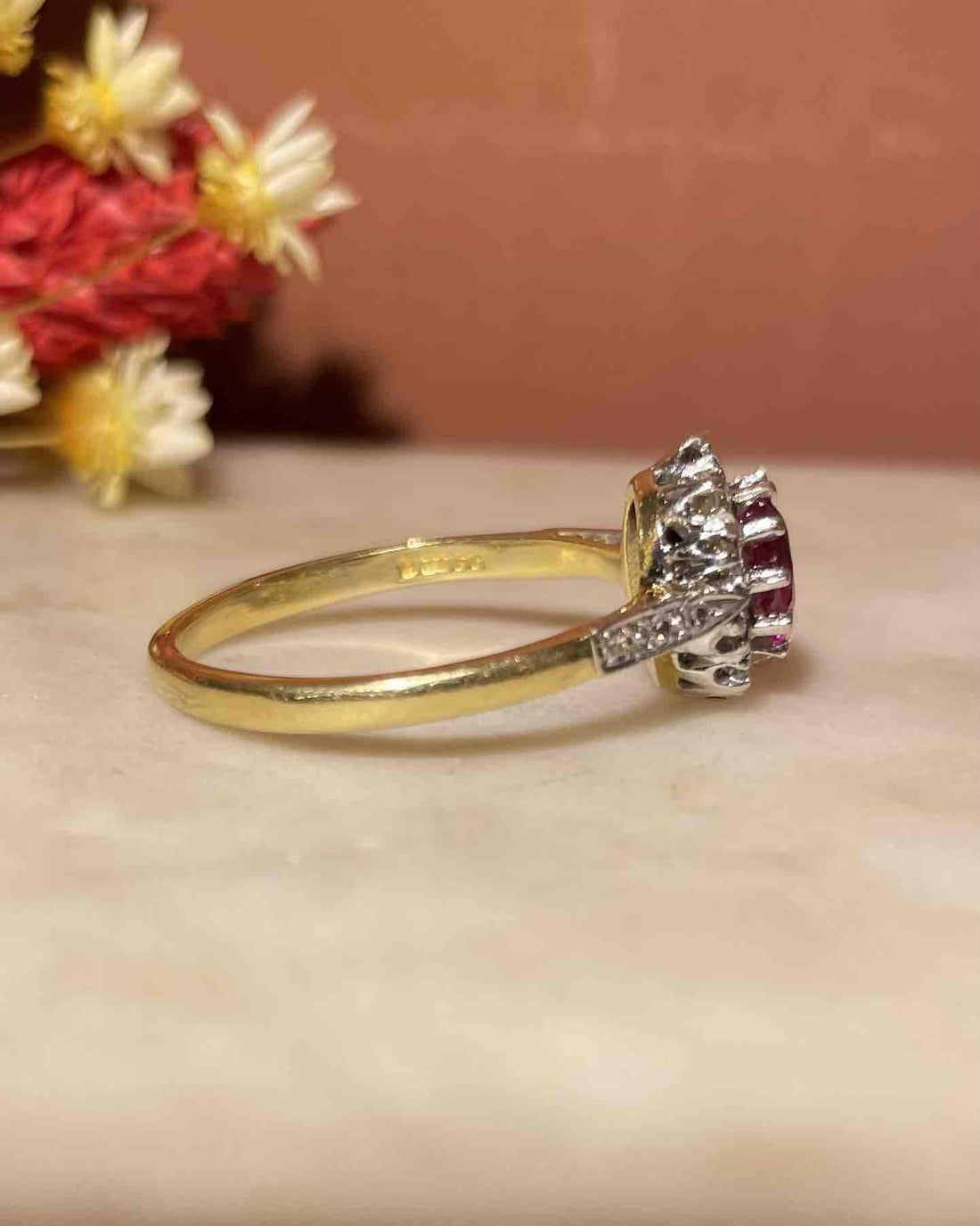Bague Marguerite Rubis &amp; Diamants &quot;Lou - Ann&quot; - Elliade Paris