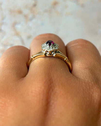 Bague Marguerite Rubis &amp; Diamants "Monica" - Elliade Paris