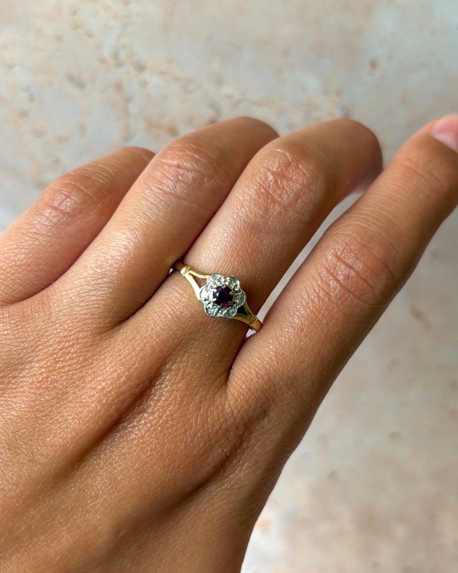 Bague Marguerite Rubis &amp; Diamants "Monica" - Elliade Paris