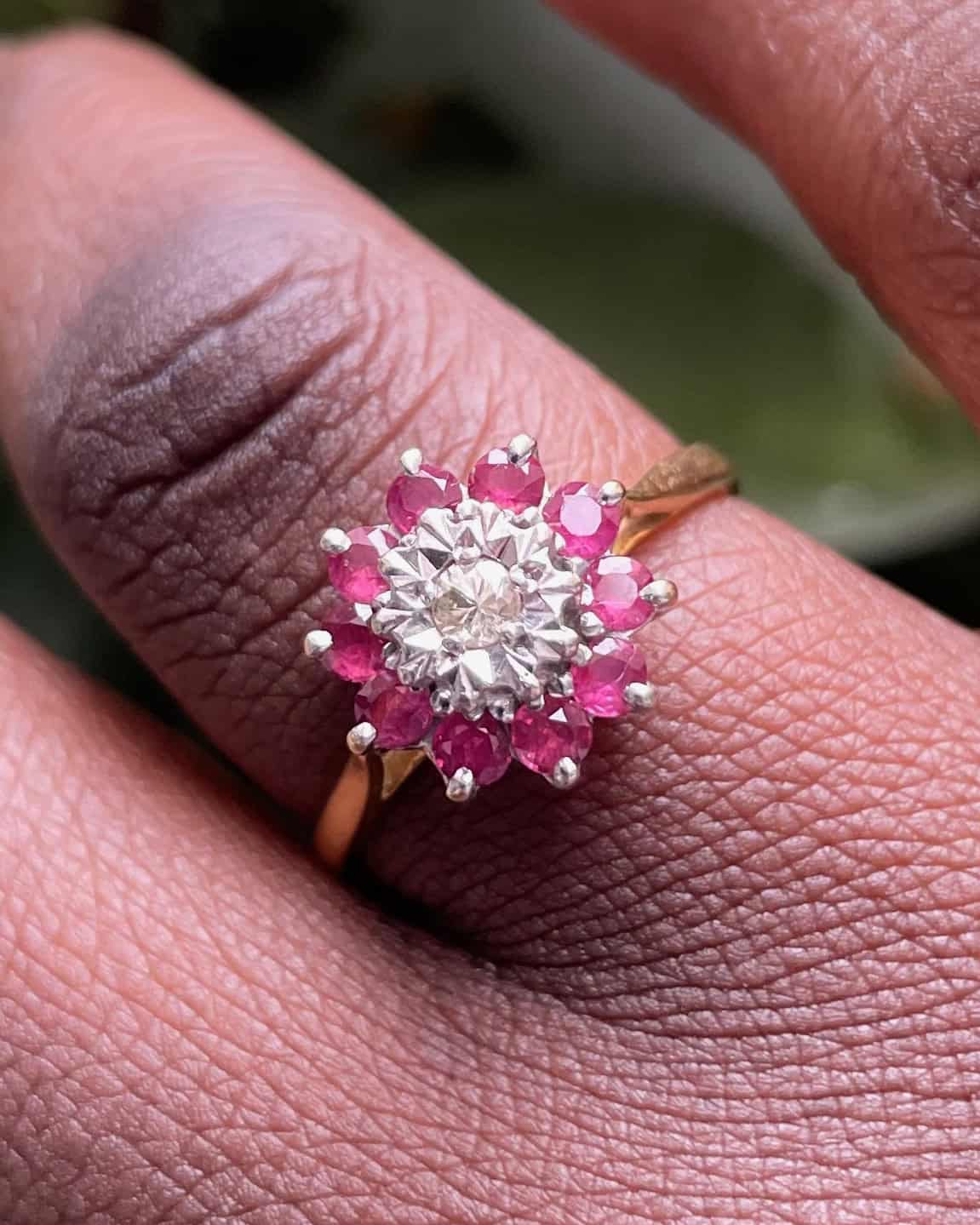 Bague Marguerite Rubis &amp; Diamants "Ozalée" - Elliade Paris