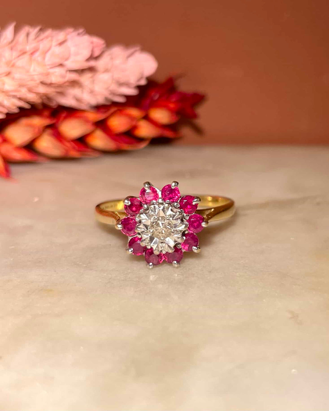 Bague Marguerite Rubis &amp; Diamants &quot;Ozalée&quot; - Elliade Paris