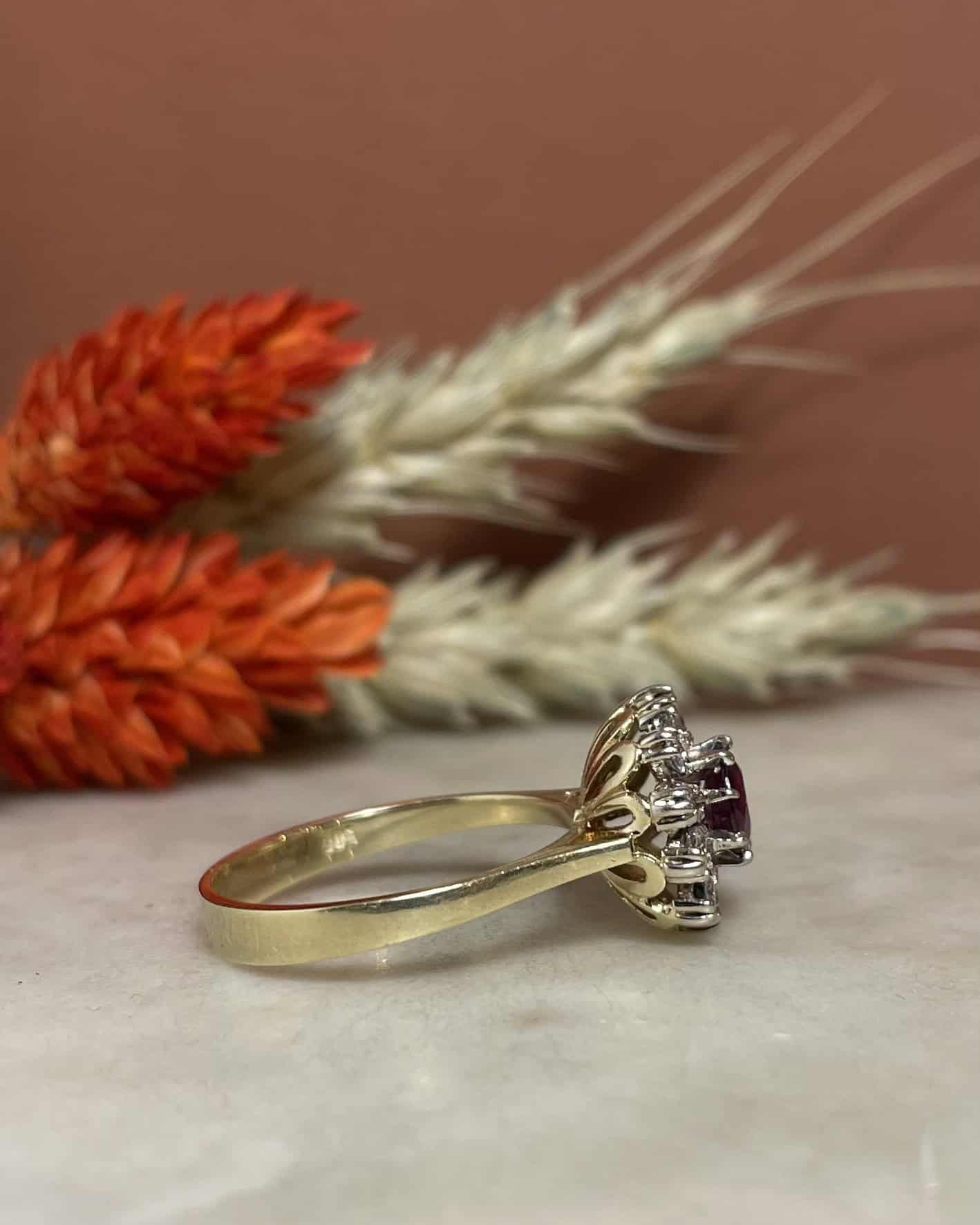 Bague Marguerite Rubis &amp; Diamants "Skylar" - Elliade Paris