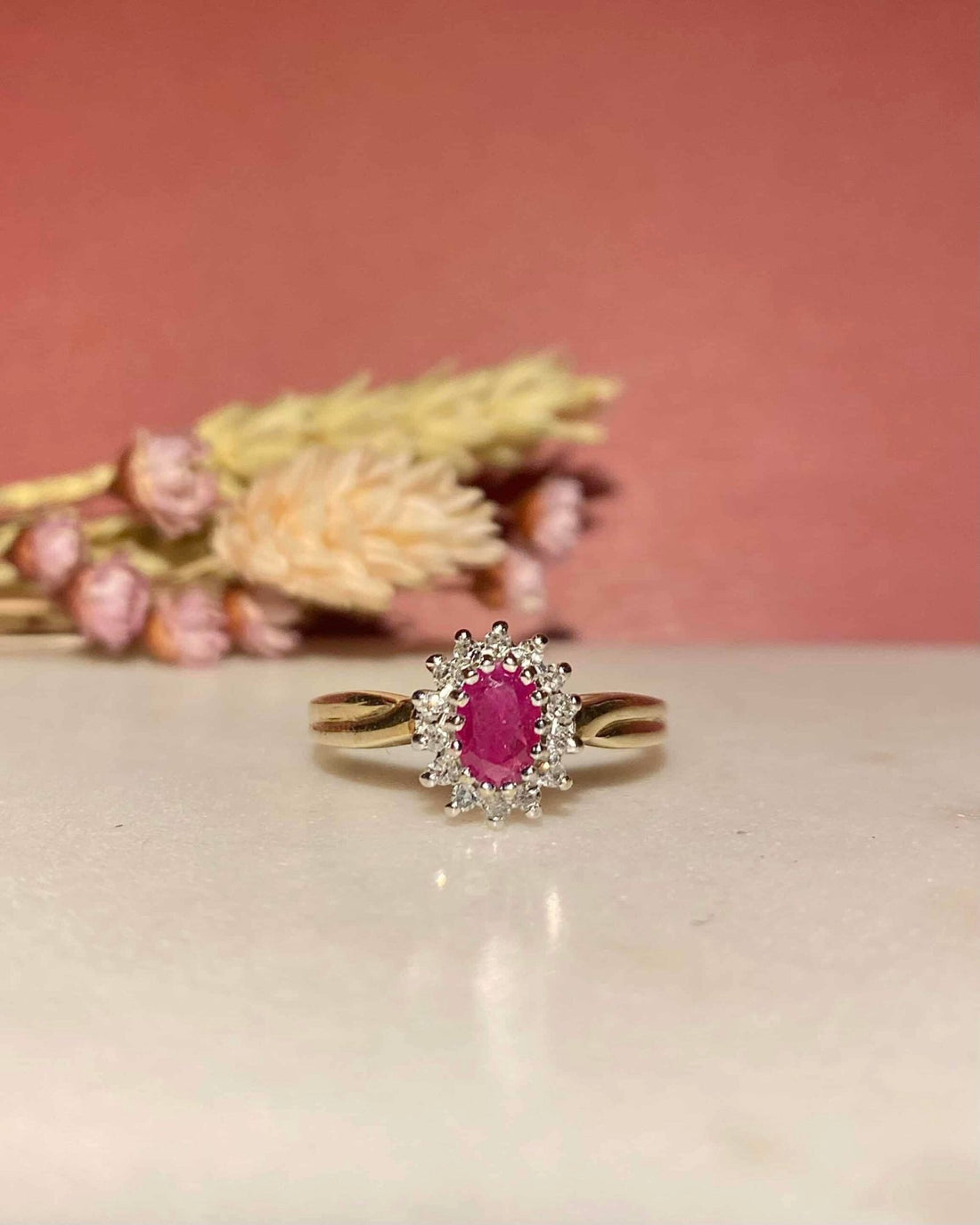 Bague Marguerite Rubis &amp; Diamants &quot;Tori&quot; - Elliade Paris