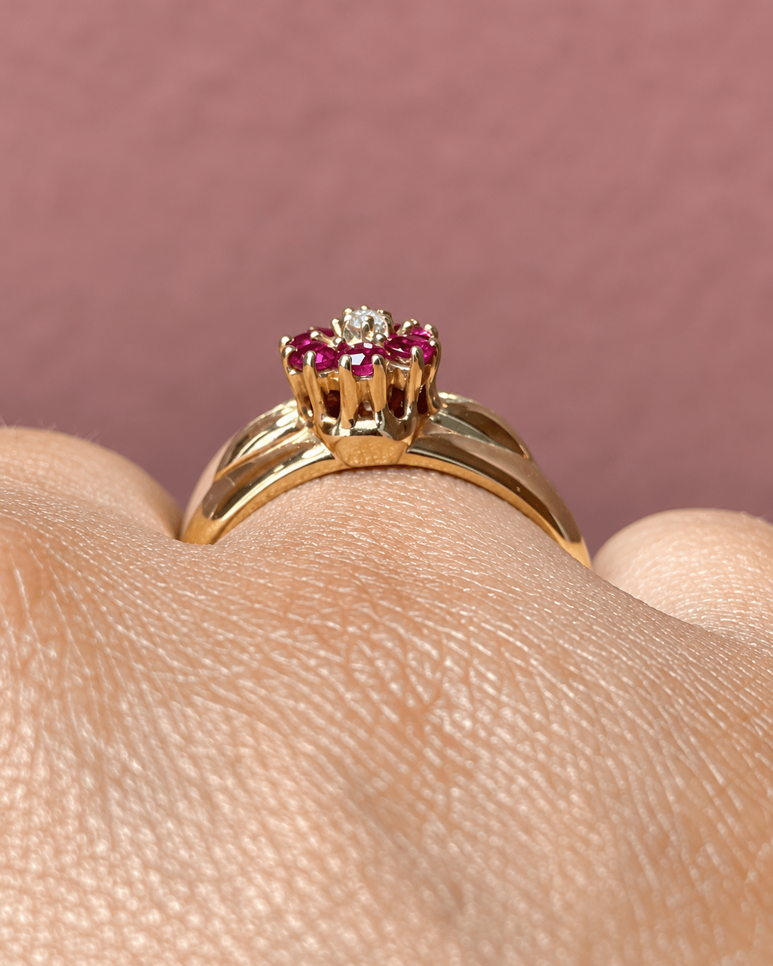 Bague Marguerite Rubis &amp; Diamants "Verika" - Elliade Paris