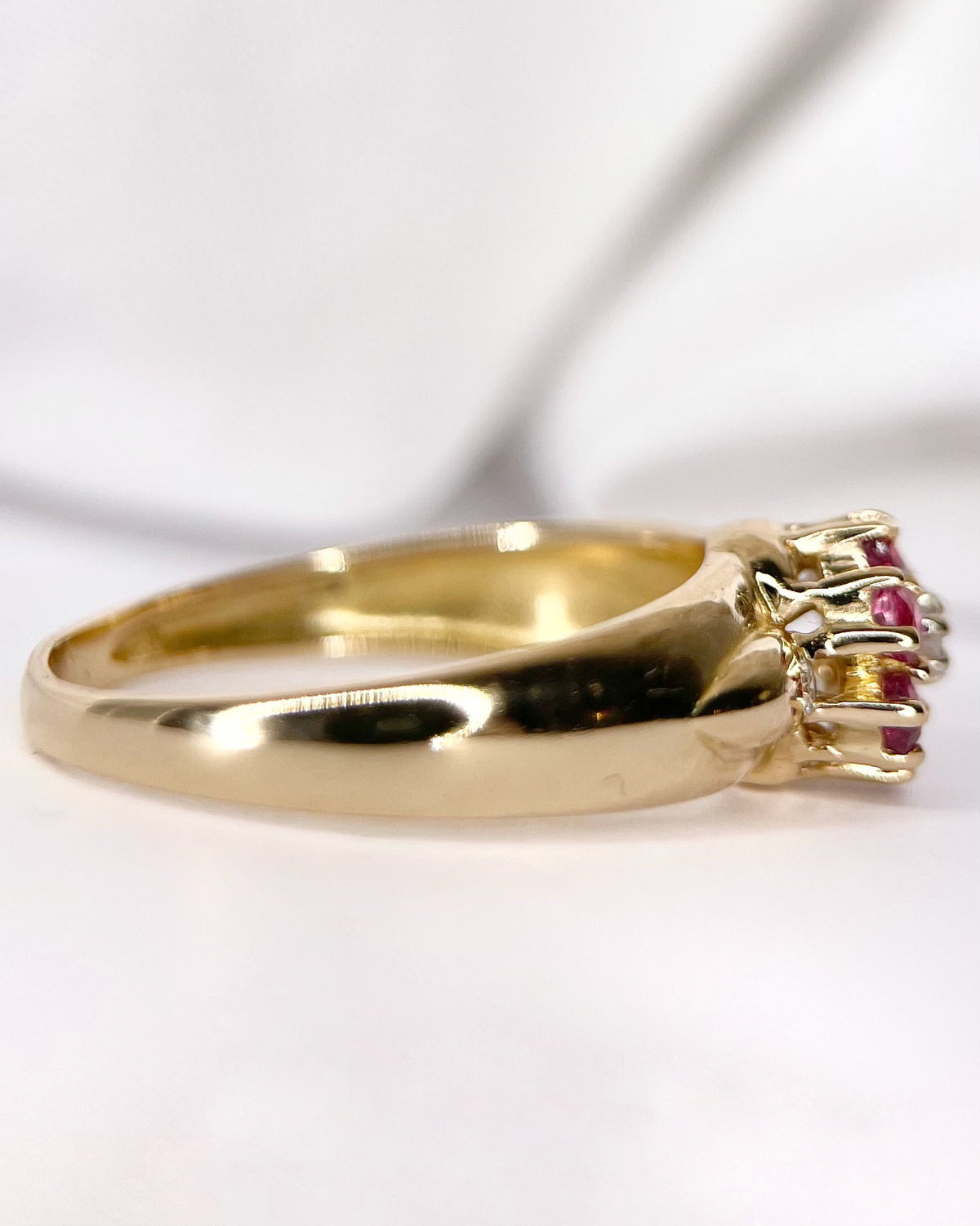 Bague Marguerite Rubis &amp; Diamants "Verika" - Elliade Paris