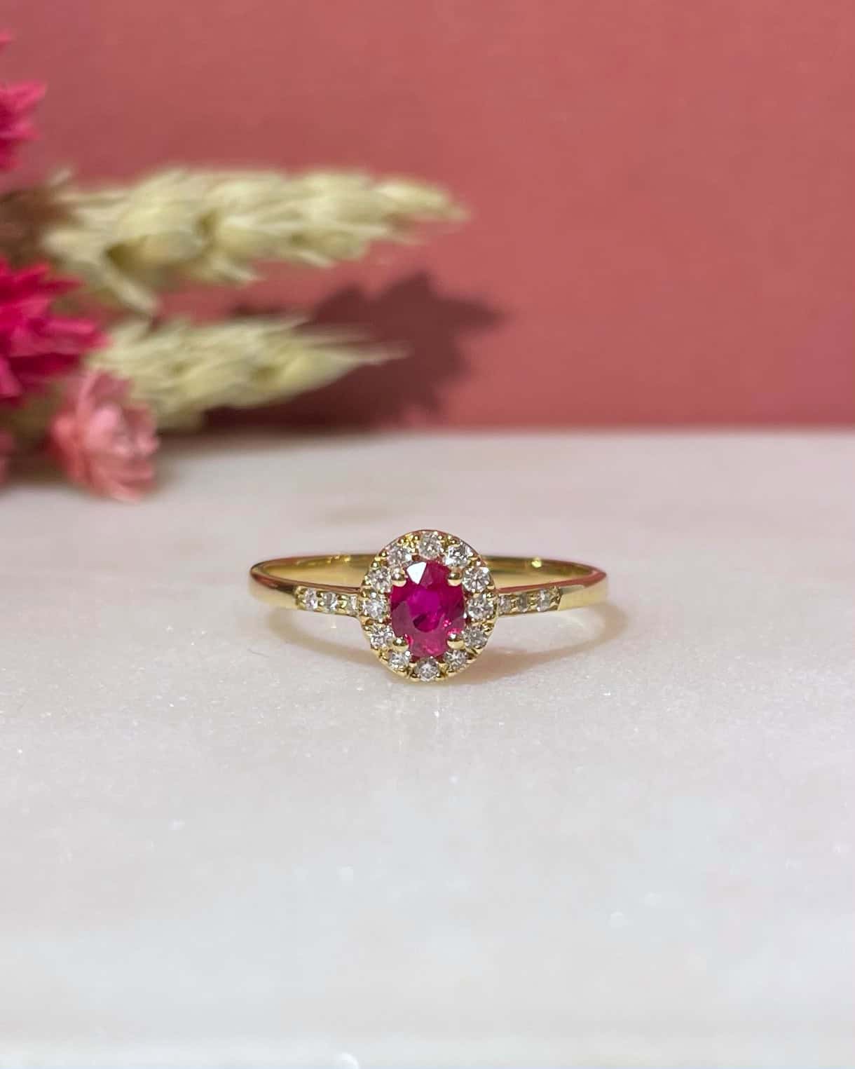 Bague Marguerite Rubis et 18 Diamants "Mina" - Elliade Paris