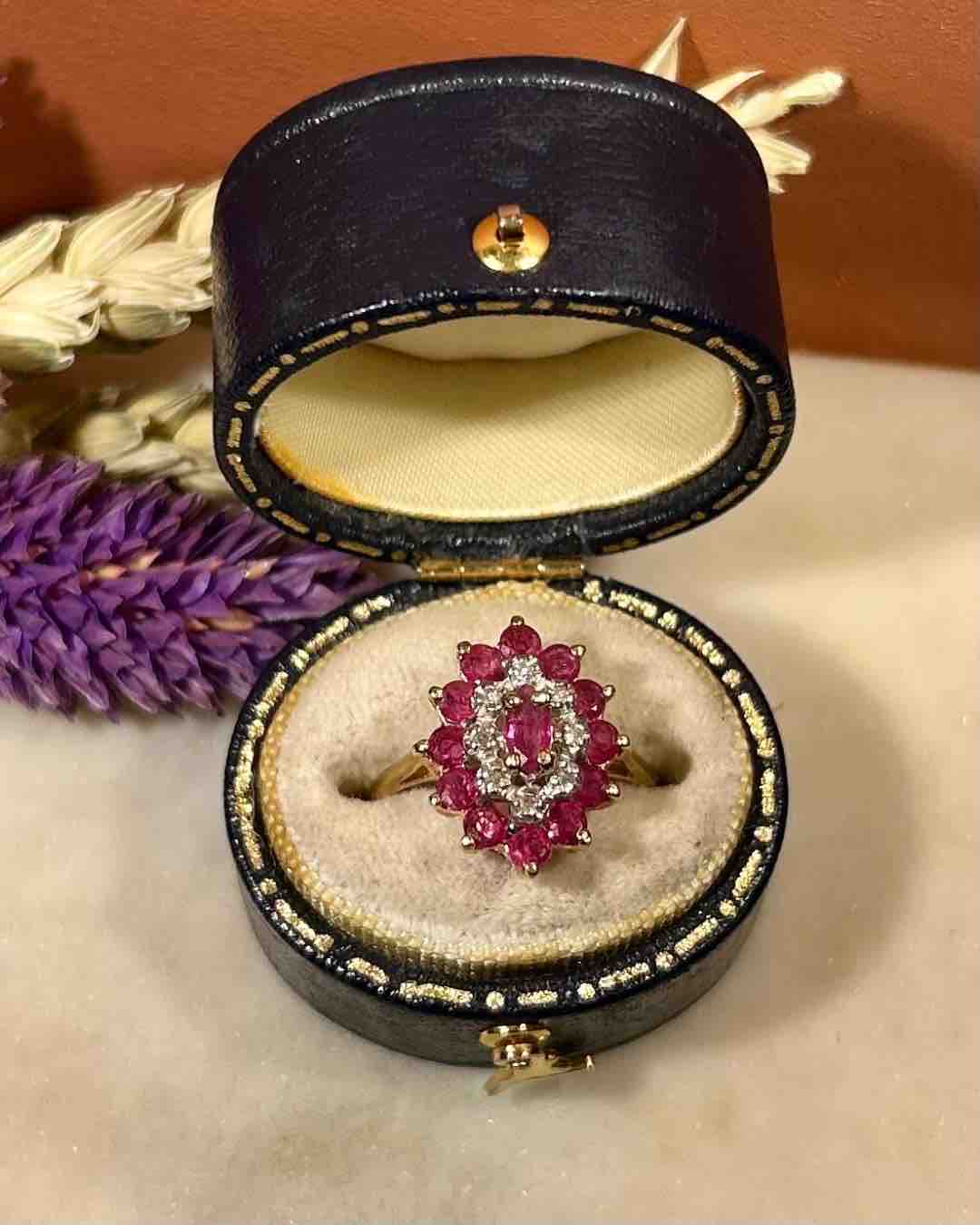 Bague Marguerite Rubis et Diamants "Soline" - Elliade Paris