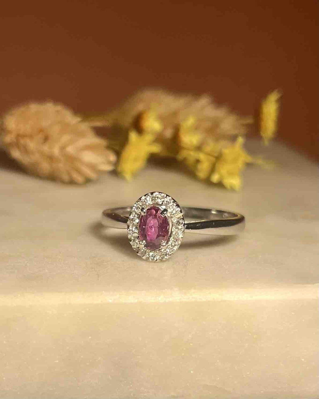 Bague Marguerite rubis et diamants &quot;Syna&quot; - Elliade Paris