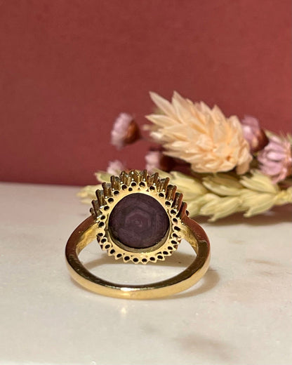 Bague Marguerite rubis étoilé 8 carats &amp; 28 diamants &quot;Carolina&quot; - Elliade Paris