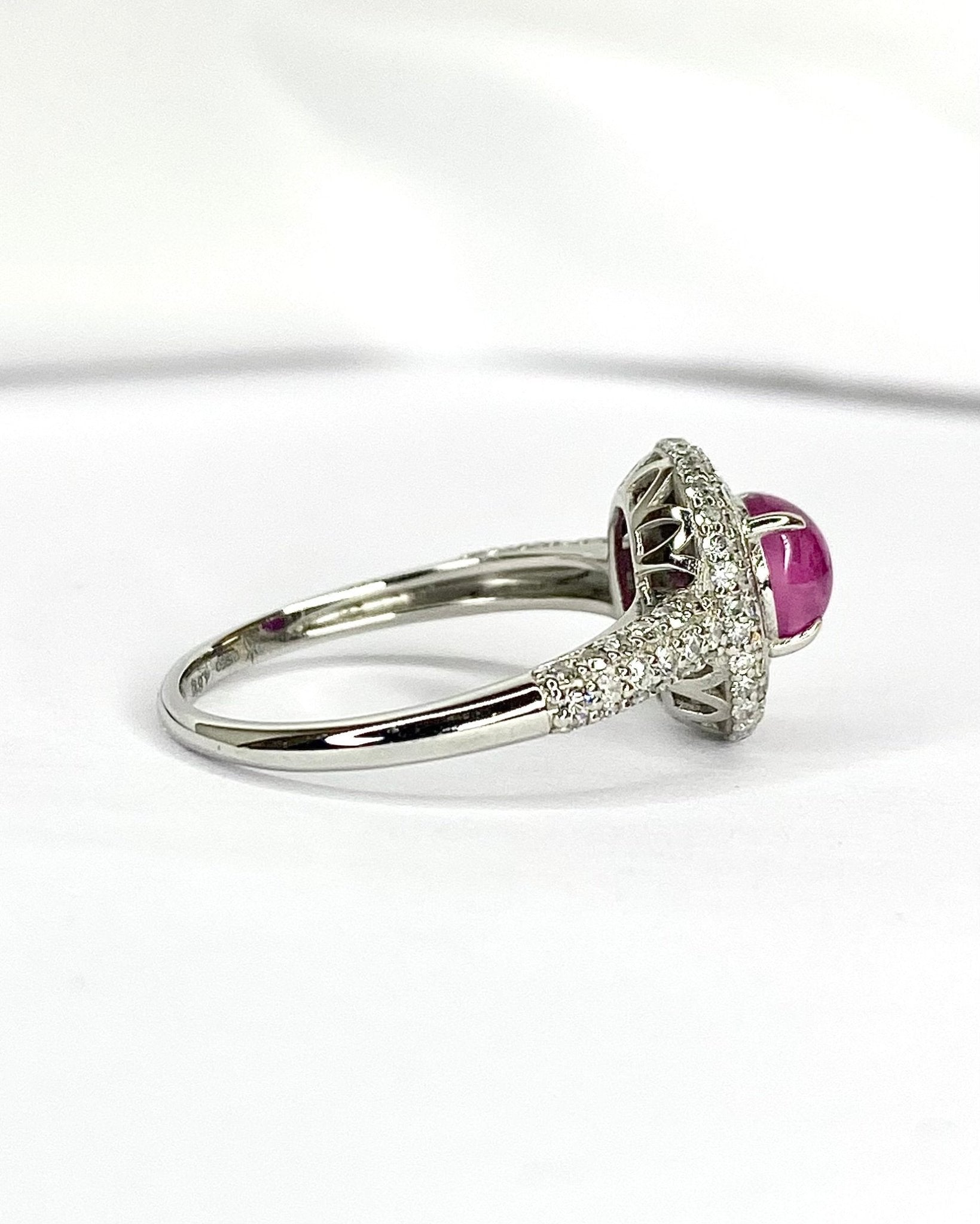 Bague Marguerite Rubis étoilé birman 1.46 carats &amp; Diamants "Céliane" - Elliade Paris