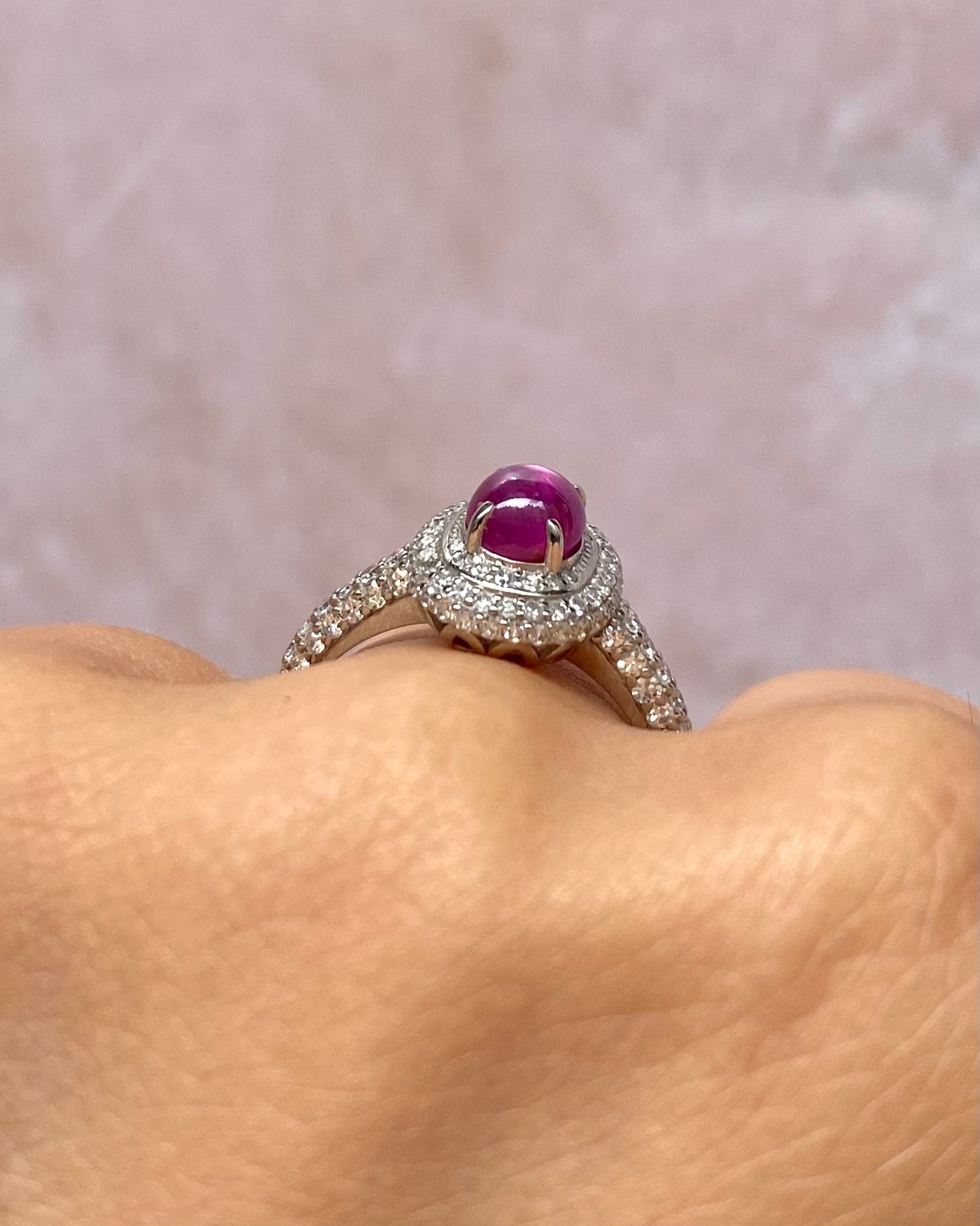 Bague Marguerite Rubis étoilé birman 1.46 carats &amp; Diamants "Céliane" - Elliade Paris