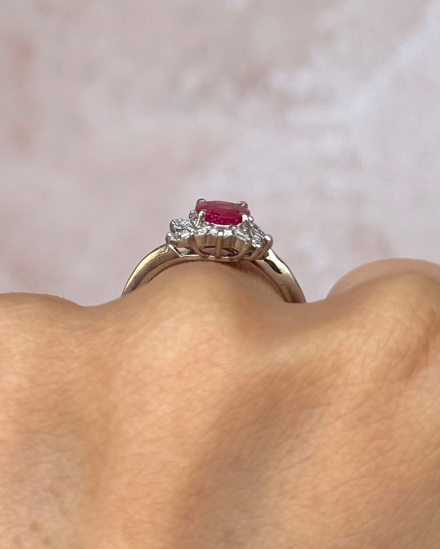 Bague Marguerite Rubis Mozambicain 0.67 carat &amp; Diamants 0.35 carat "Paola" - Elliade Paris