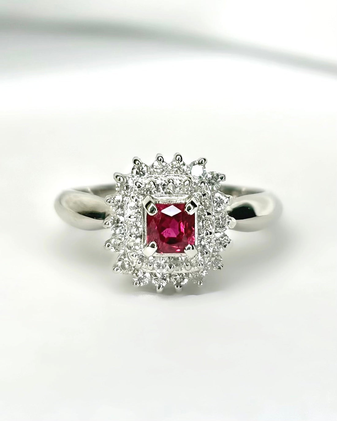 Bague Marguerite Rubis Mozambien 0.43 carat &amp; Diamants 0.43 carat "Monica" - Elliade Paris