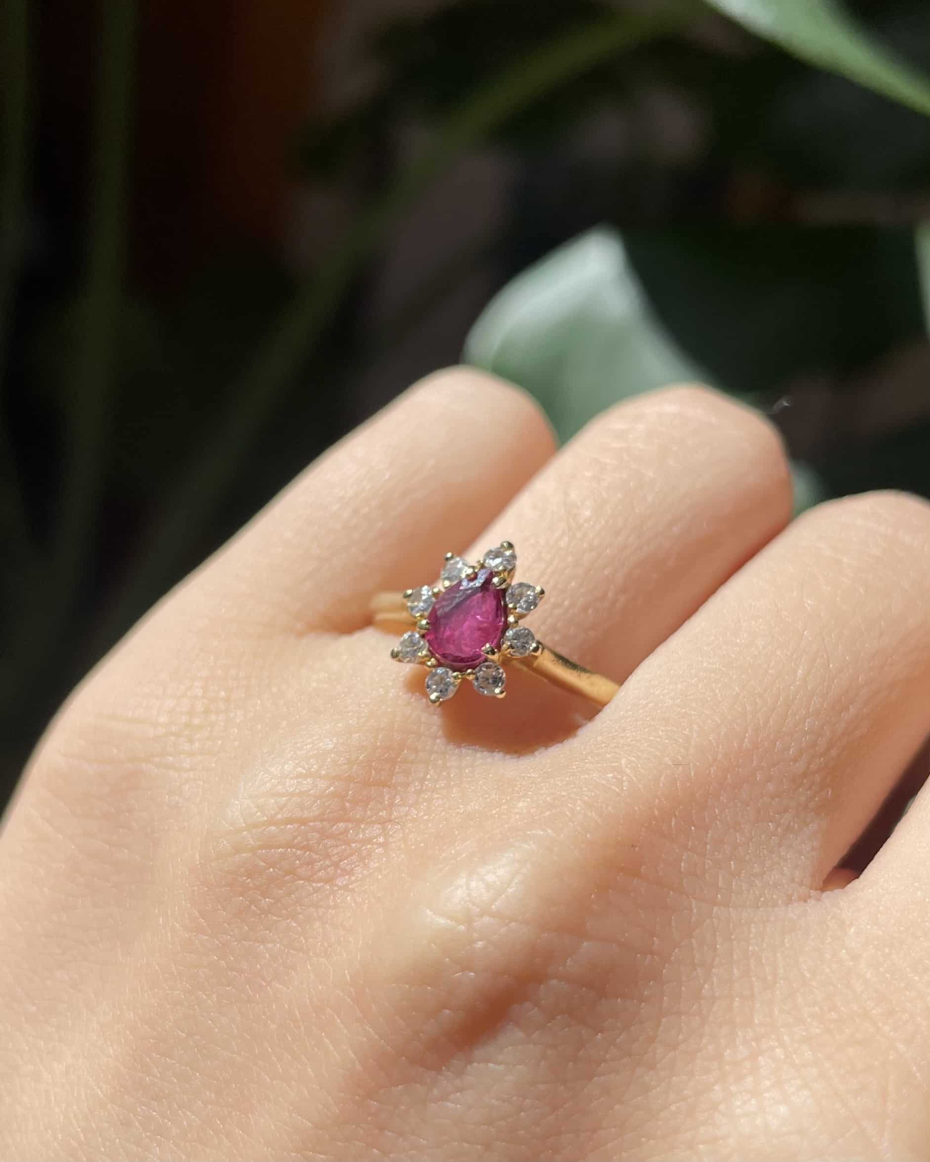 Bague Marguerite Rubis &amp; 8 Diamants "Rosalie"