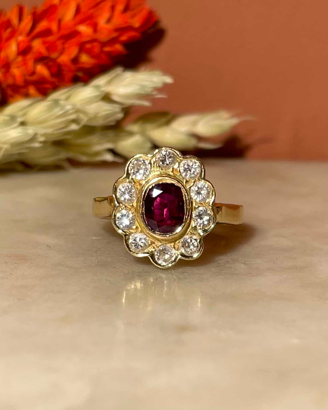 Bague Marguerite Rubis 0,70 carat &amp; 10 Diamants &quot;Armelle&quot;