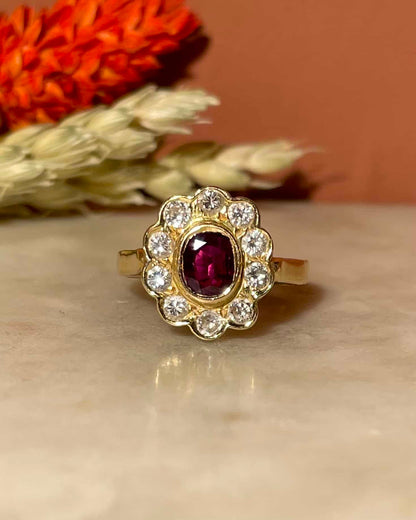 Bague Marguerite Rubis 0,70 carat &amp; 10 Diamants &quot;Armelle&quot;