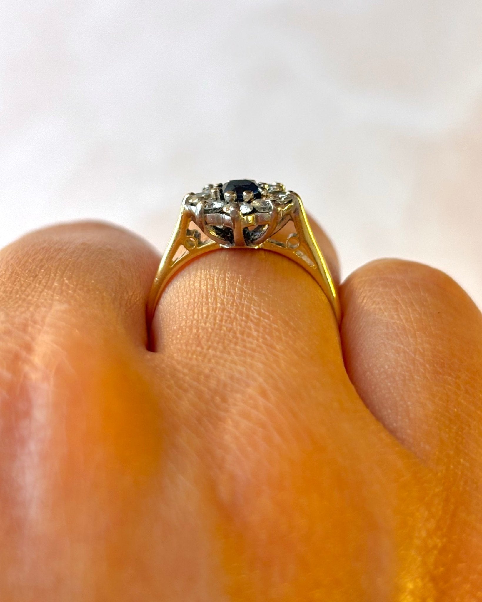 Bague Marguerite Saphir 0.22 carat &amp; Diamants 0.32 carat "Elena" - Elliade Paris