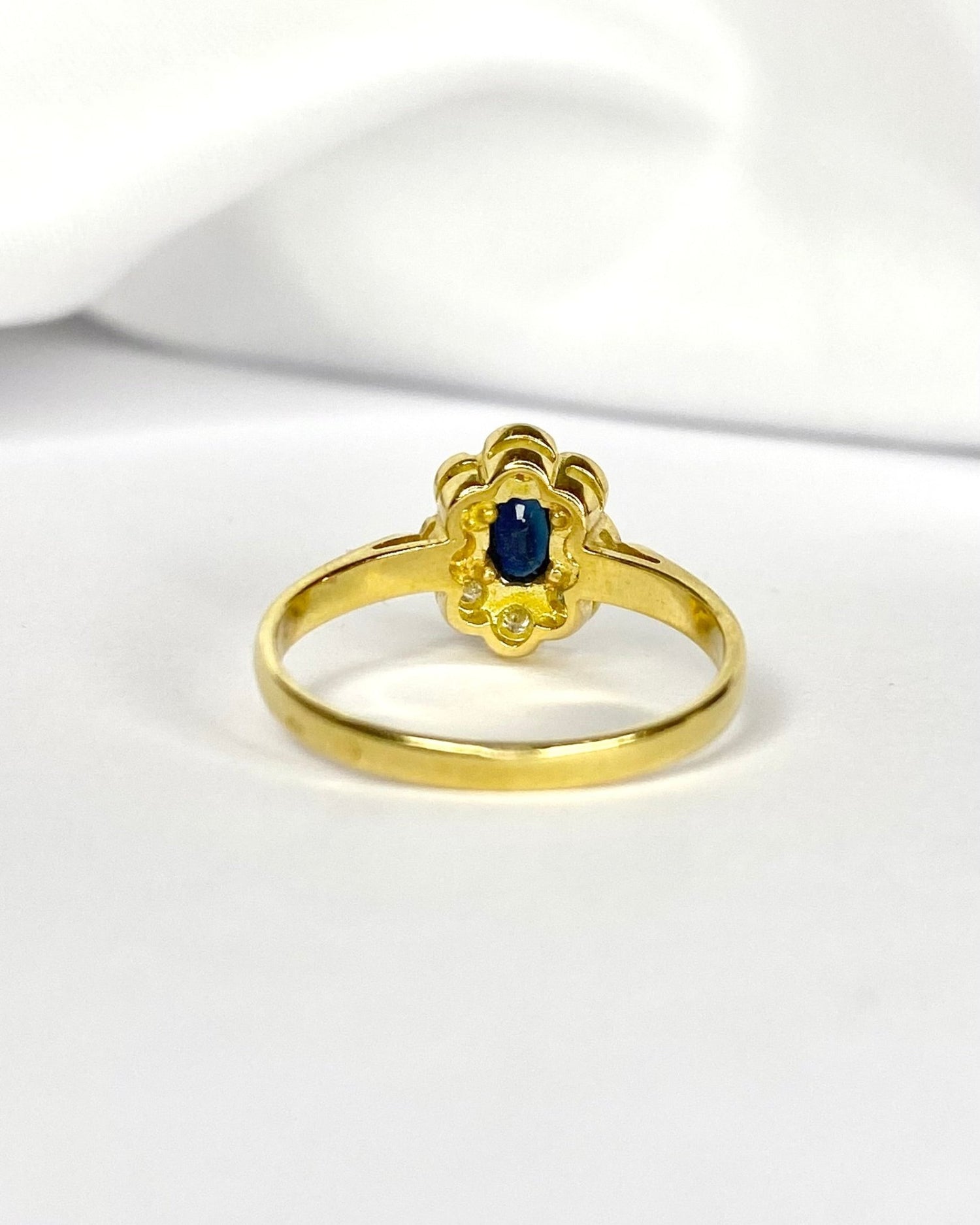 Bague Marguerite Saphir 0.30 carat &amp; Diamants 0.26 carat "Sandra" - Elliade Paris