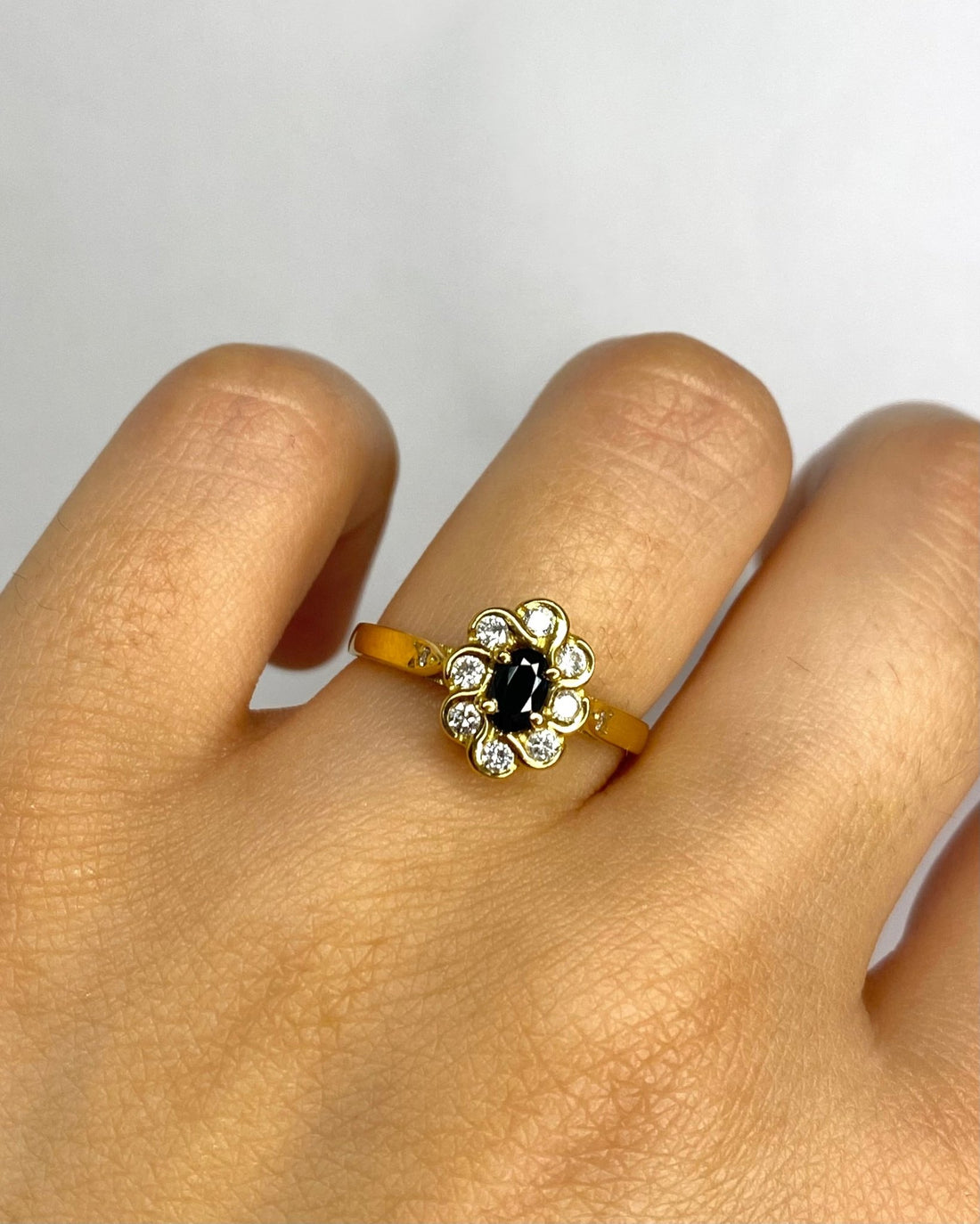 Bague Marguerite Saphir 0.30 carat &amp; Diamants 0.26 carat "Sandra" - Elliade Paris