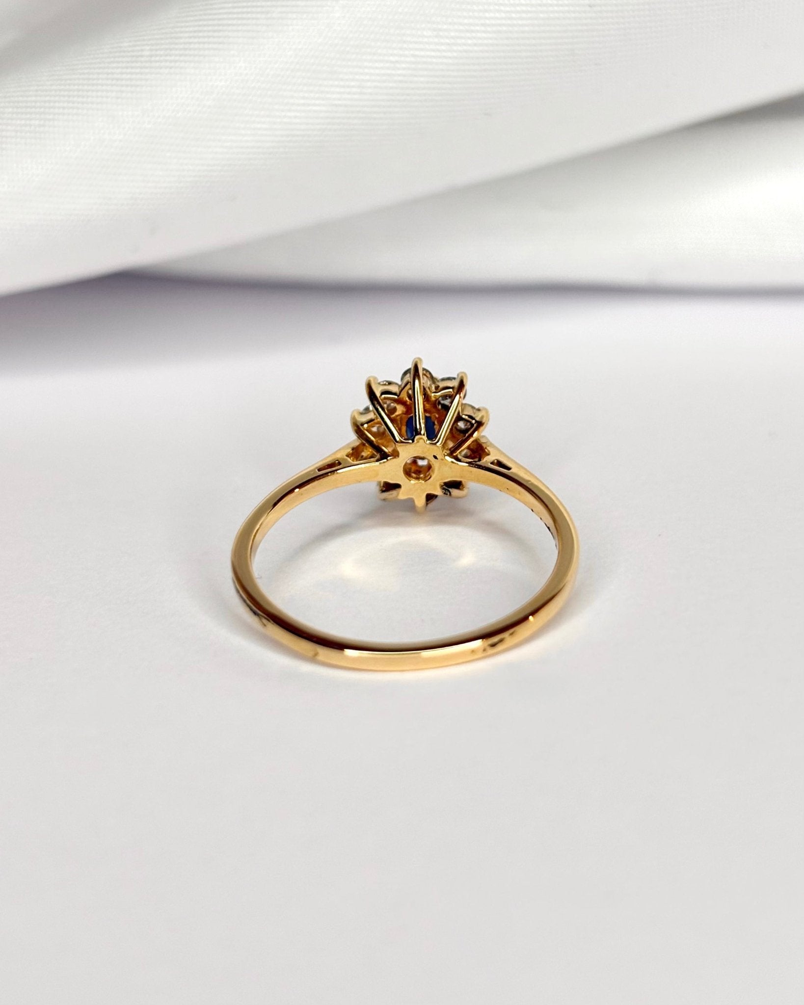 Bague Marguerite Saphir 0.30 carat &amp; Diamants "Sofia" - Elliade Paris