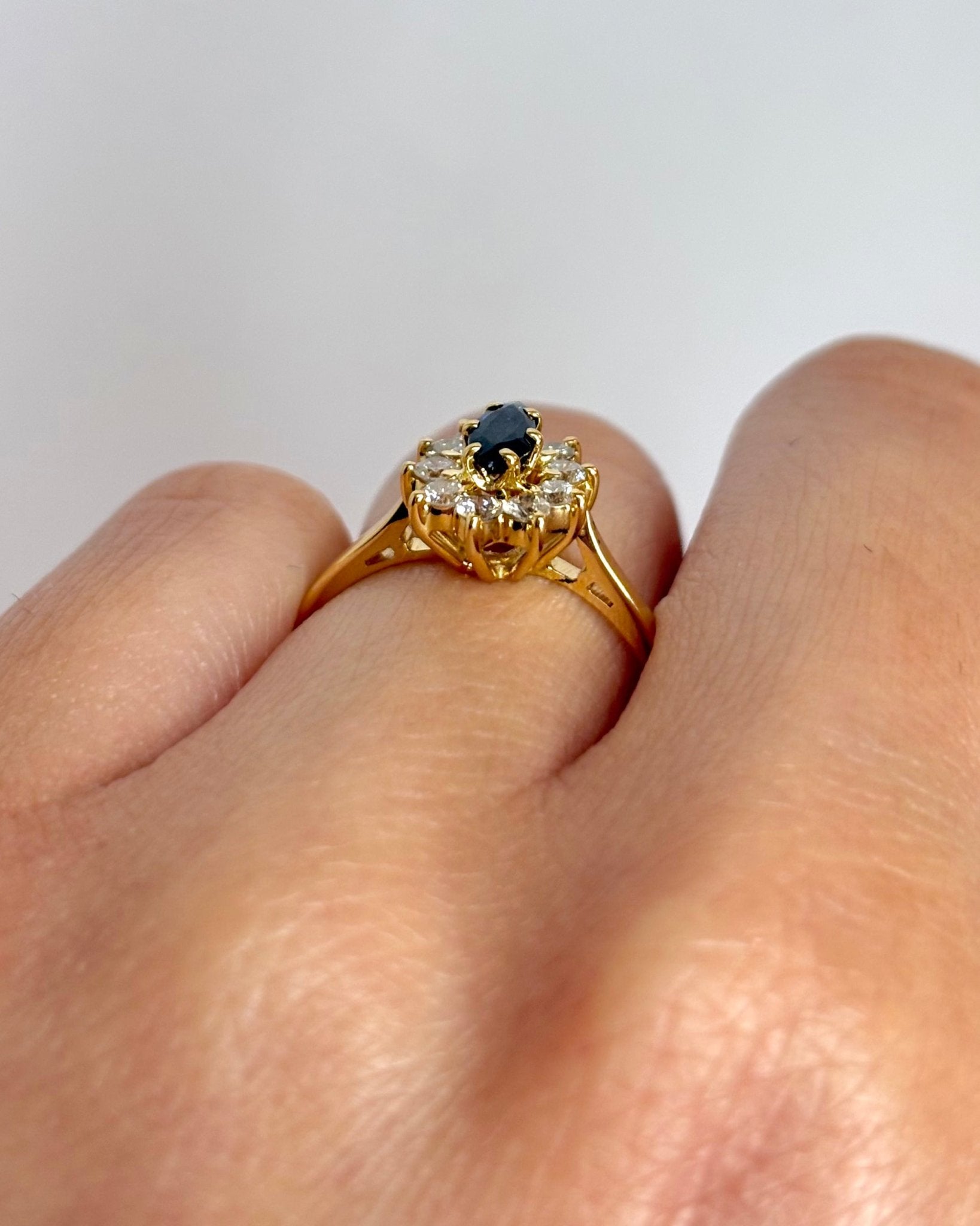 Bague Marguerite Saphir 0.30 carat &amp; Diamants "Sofia" - Elliade Paris