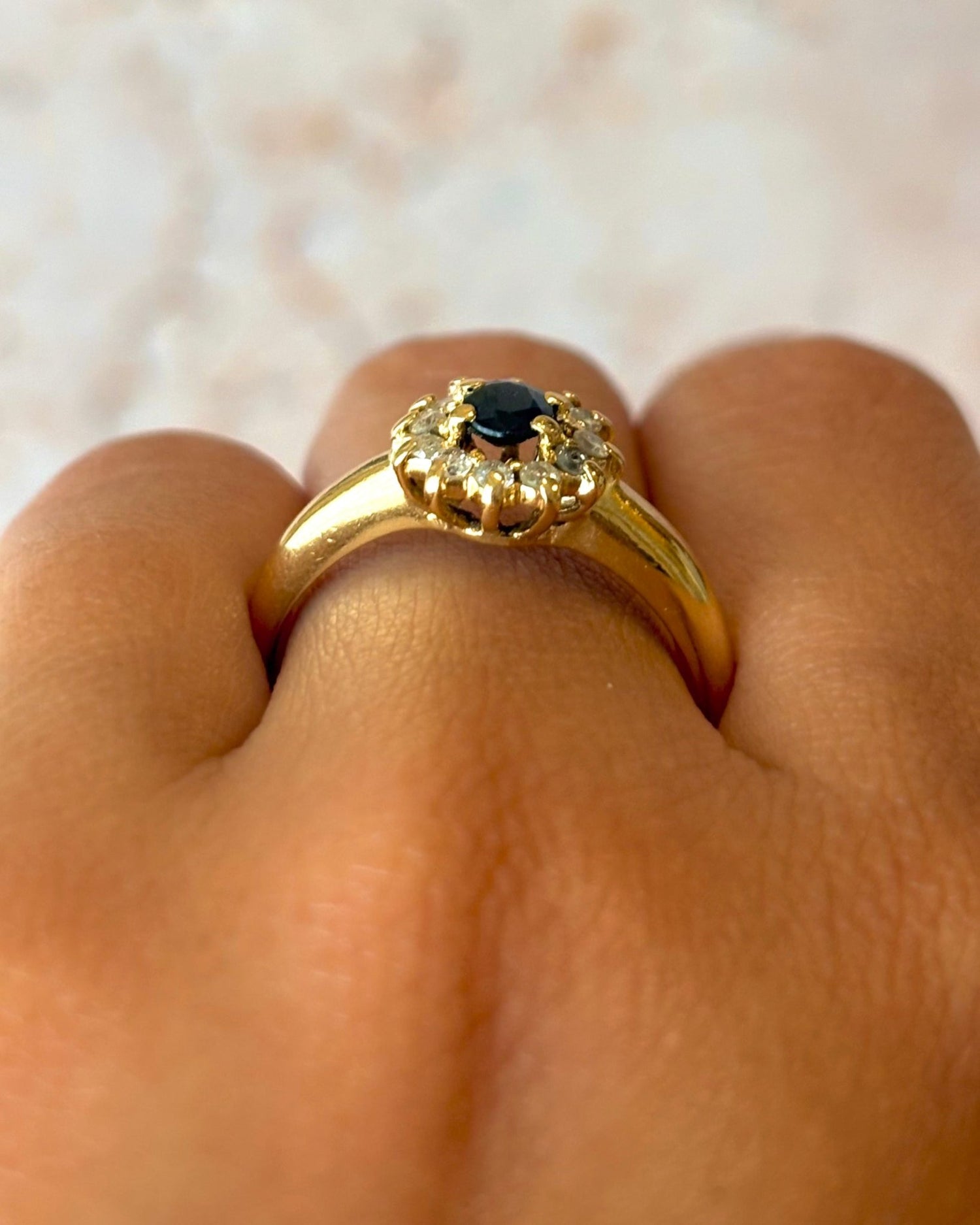 Bague Marguerite Saphir 0.35 carat &amp; Diamants 0.36 carat "Cassandra" - Elliade Paris