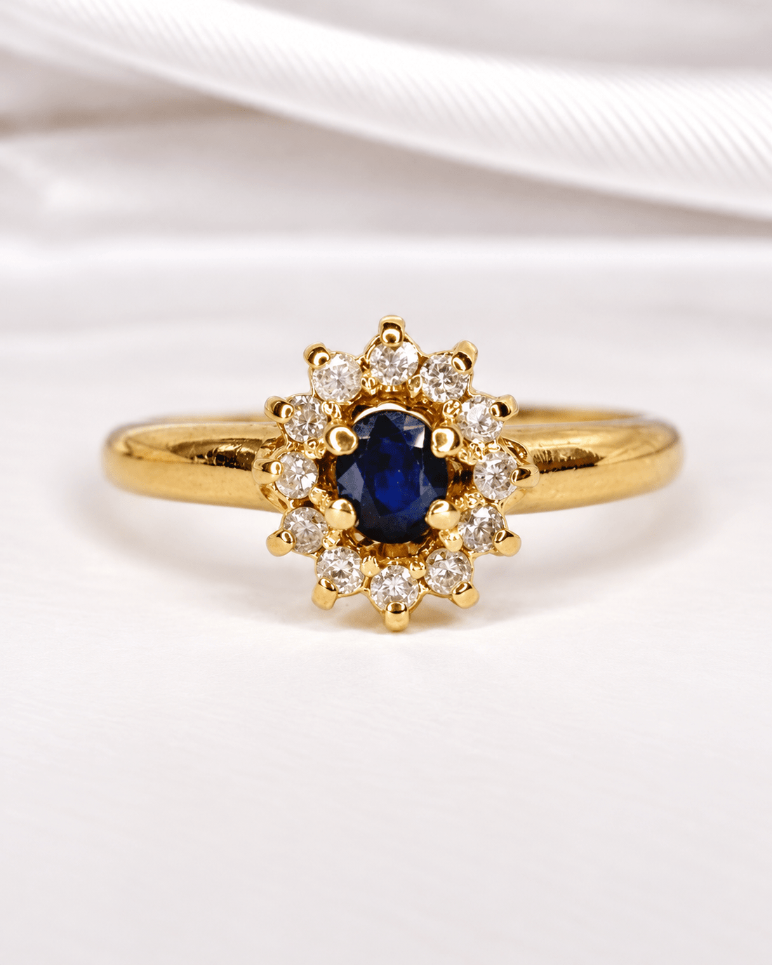 Bague Marguerite Saphir 0.35 carat &amp; Diamants 0.36 carat "Cassandra" - Elliade Paris